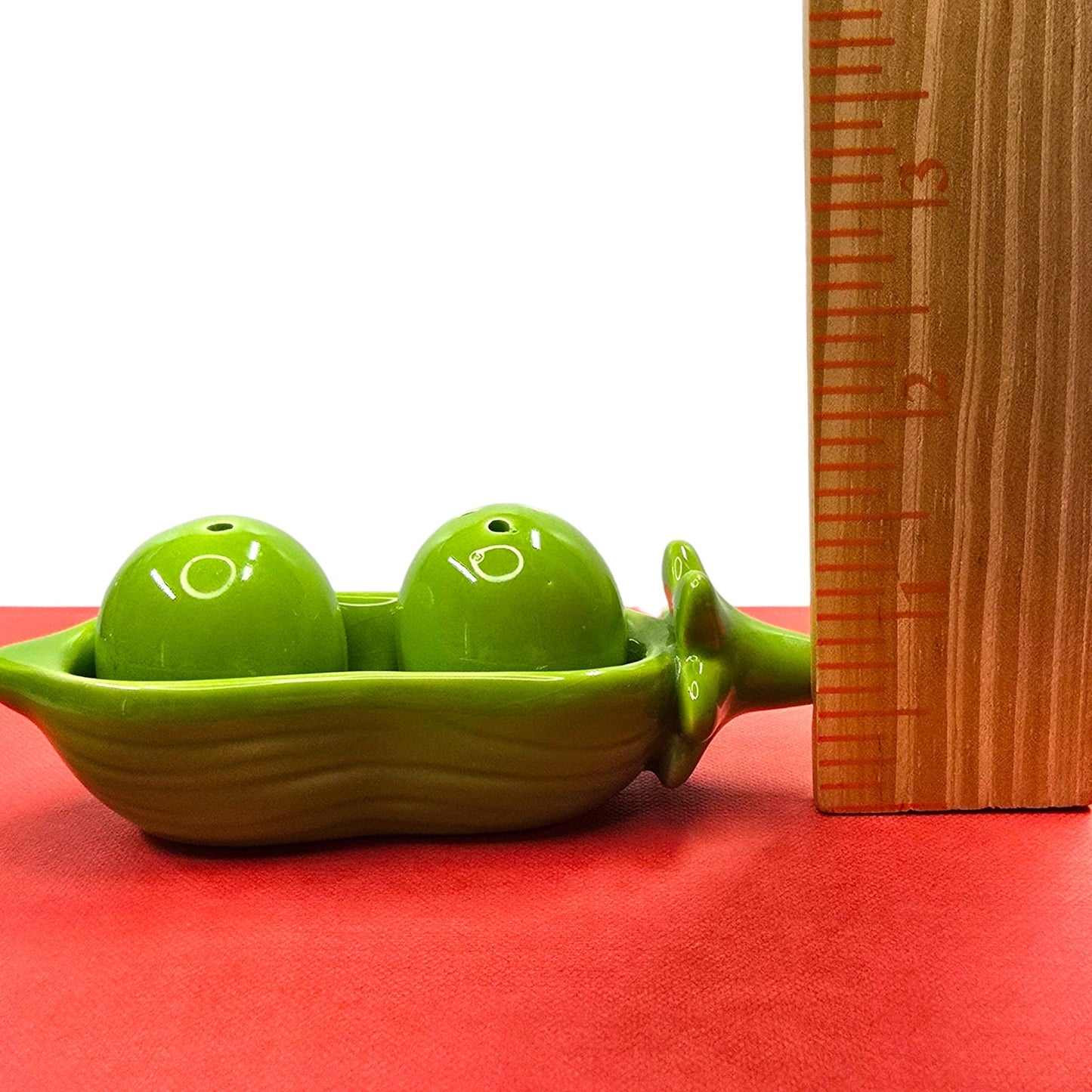 Pier 1 Peas in a Pod Ceramic Salt Pepper Shakers Set Small Cozy Kitchen RV