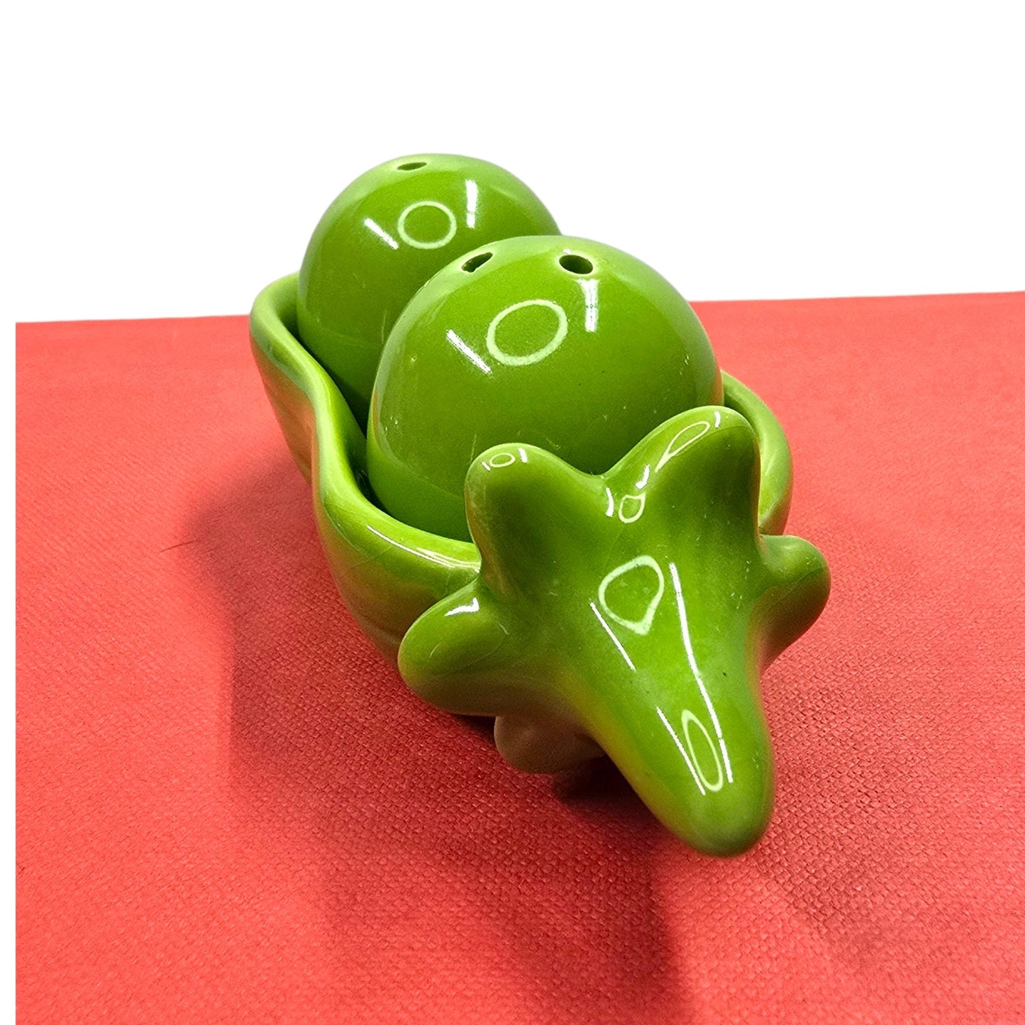Pier 1 Peas in a Pod Ceramic Salt Pepper Shakers Set Small Cozy Kitchen RV