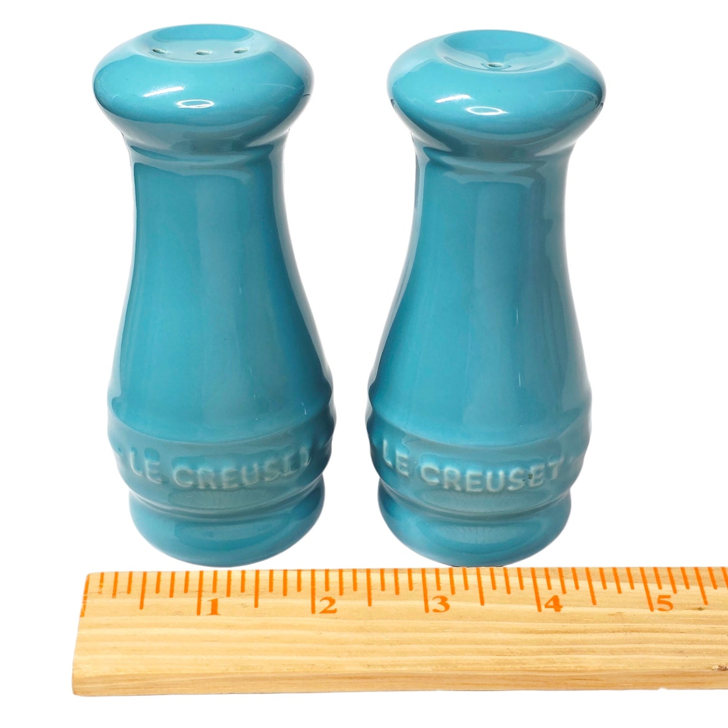 Le Creuset Salt & Pepper Shaker Set - Caribbean Blue Minimalist Collection