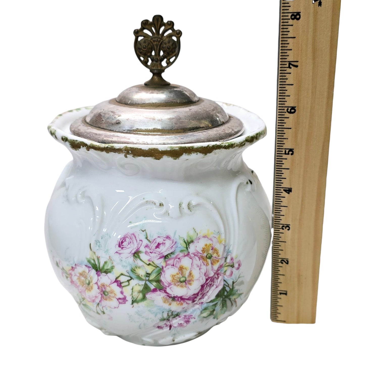 Antique Biscuit Jar Taylor & Tunnicliff England Ornate Silver Plate Lid with Finial, Porcelain
Shows age and wear, see pictures