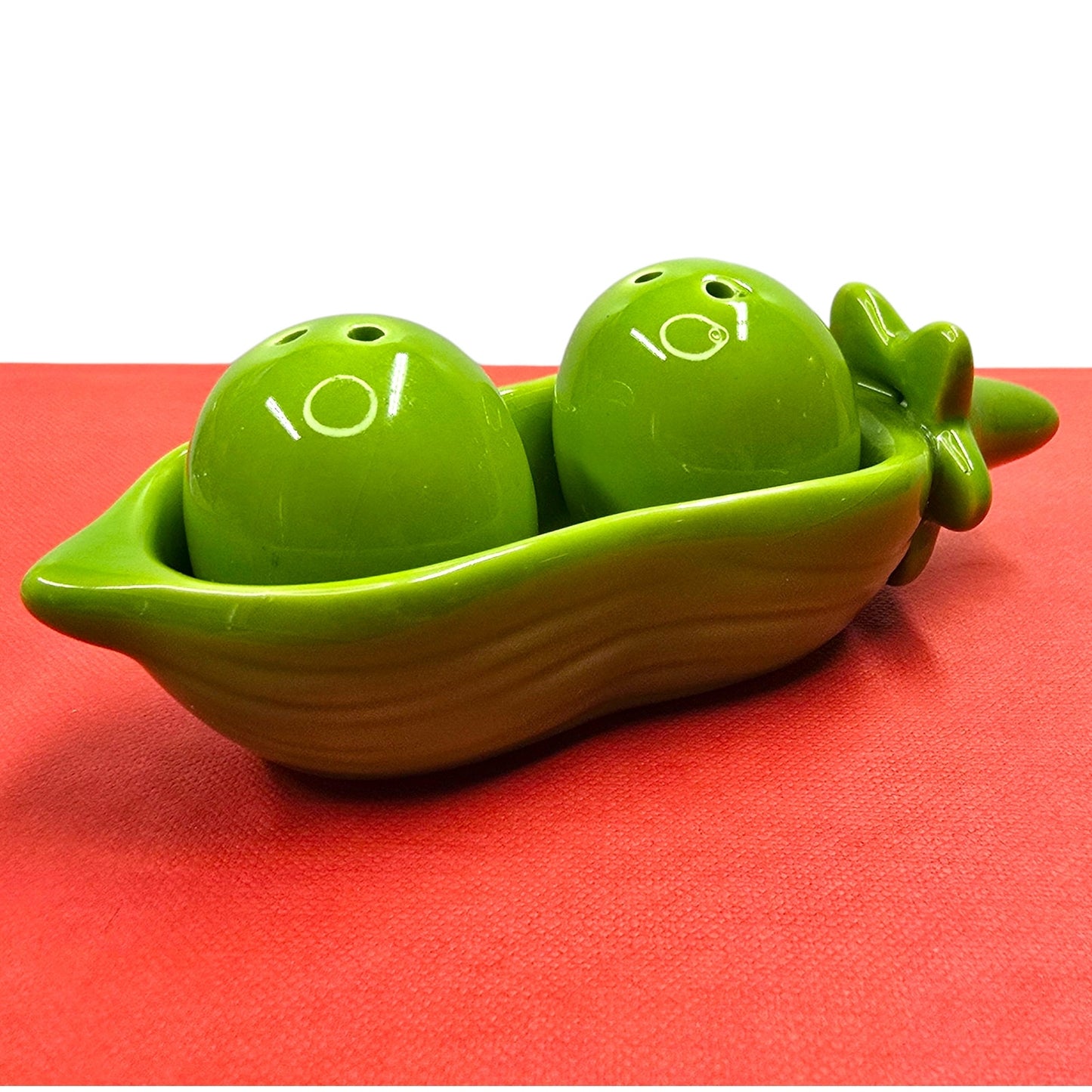 Pier 1 Peas in a Pod Ceramic Salt Pepper Shakers Set Small Cozy Kitchen RV