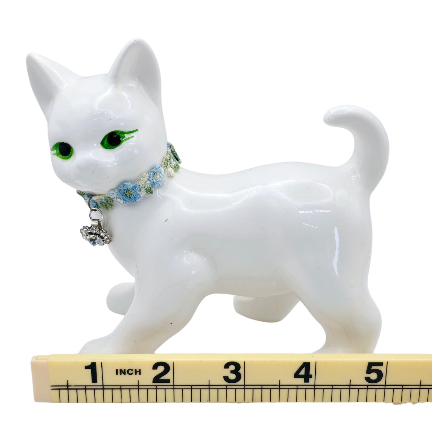 Vintage Porcelain White Cat Figurine Made in Taiwan