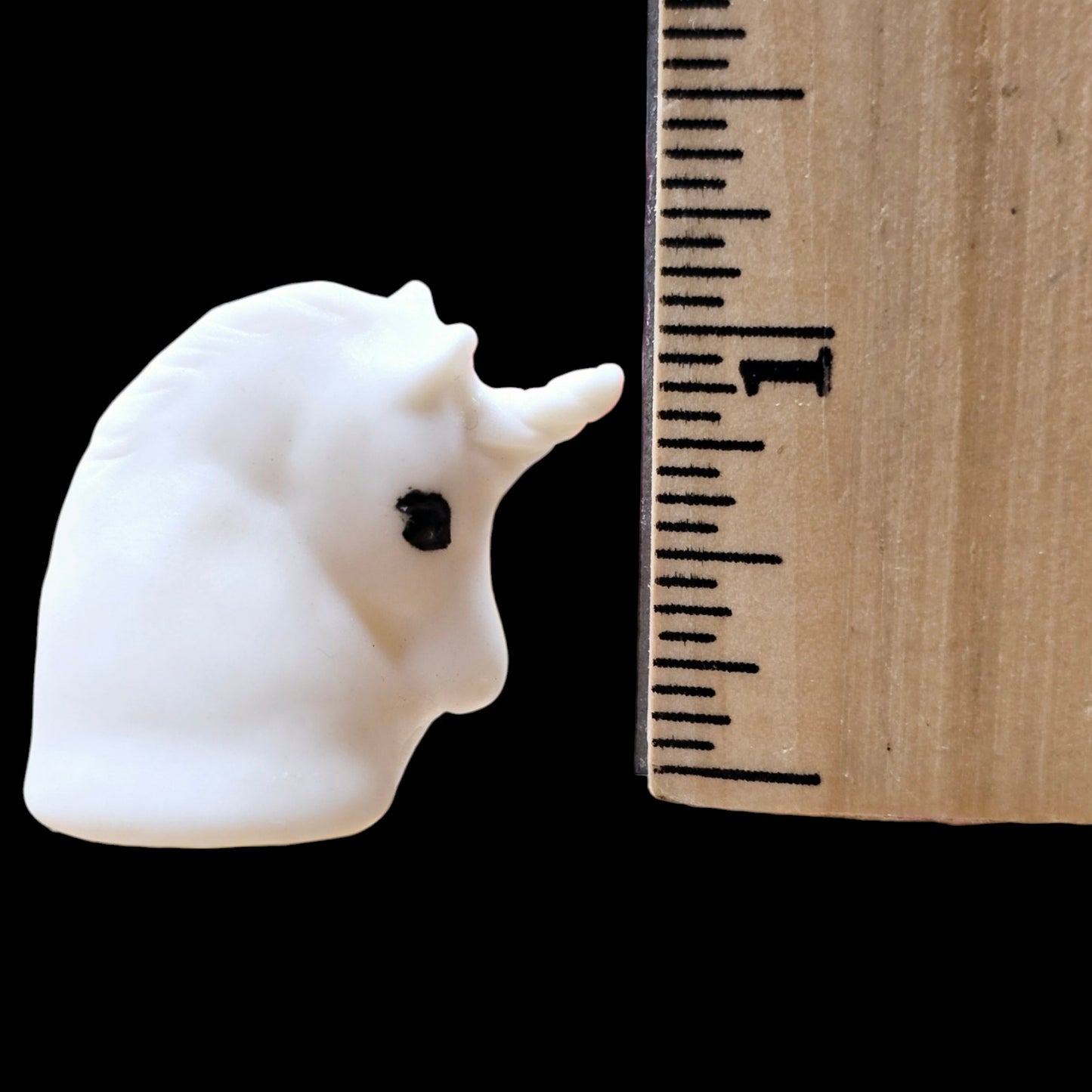 Vintage Signed White Unicorn Thimble by Donna, Signed D H 1985