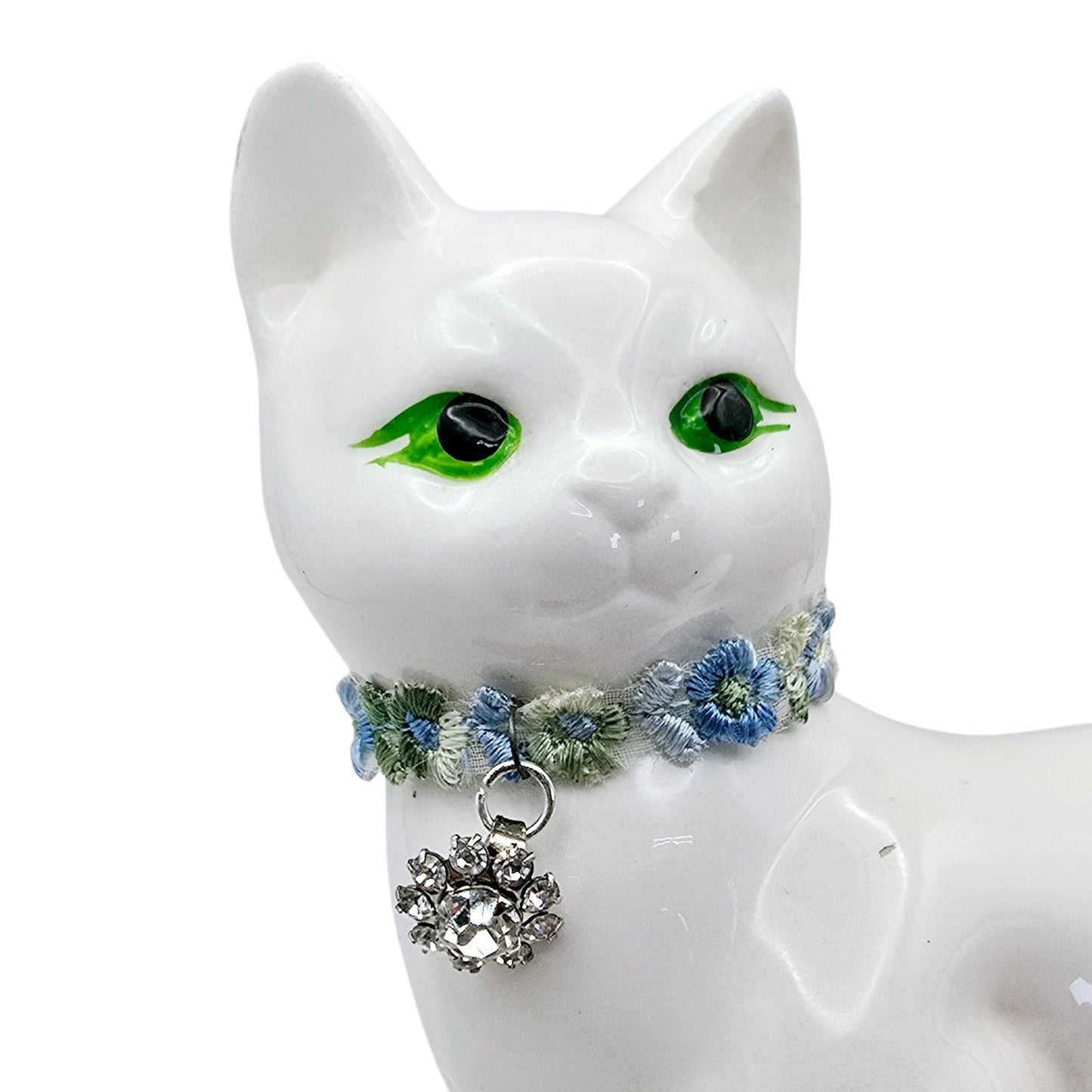 Vintage Porcelain White Cat Figurine Made in Taiwan