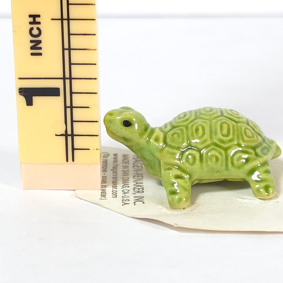 Hagen Renaker Green Turtle Miniature Ceramic Figurine on Original Card USA