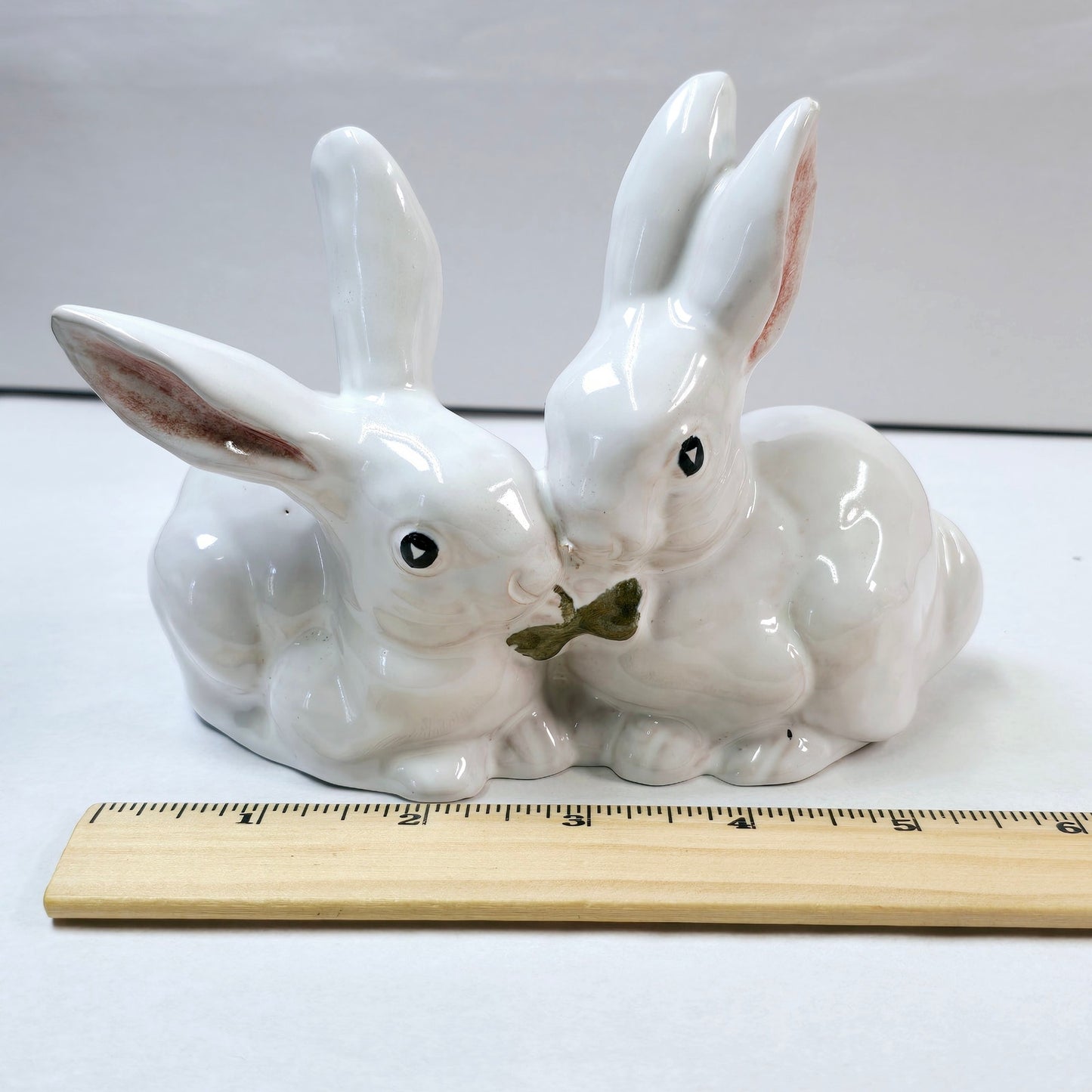 Vintage Peasant Village Italian Majolica Double Bunny Rabbit Figurine Read