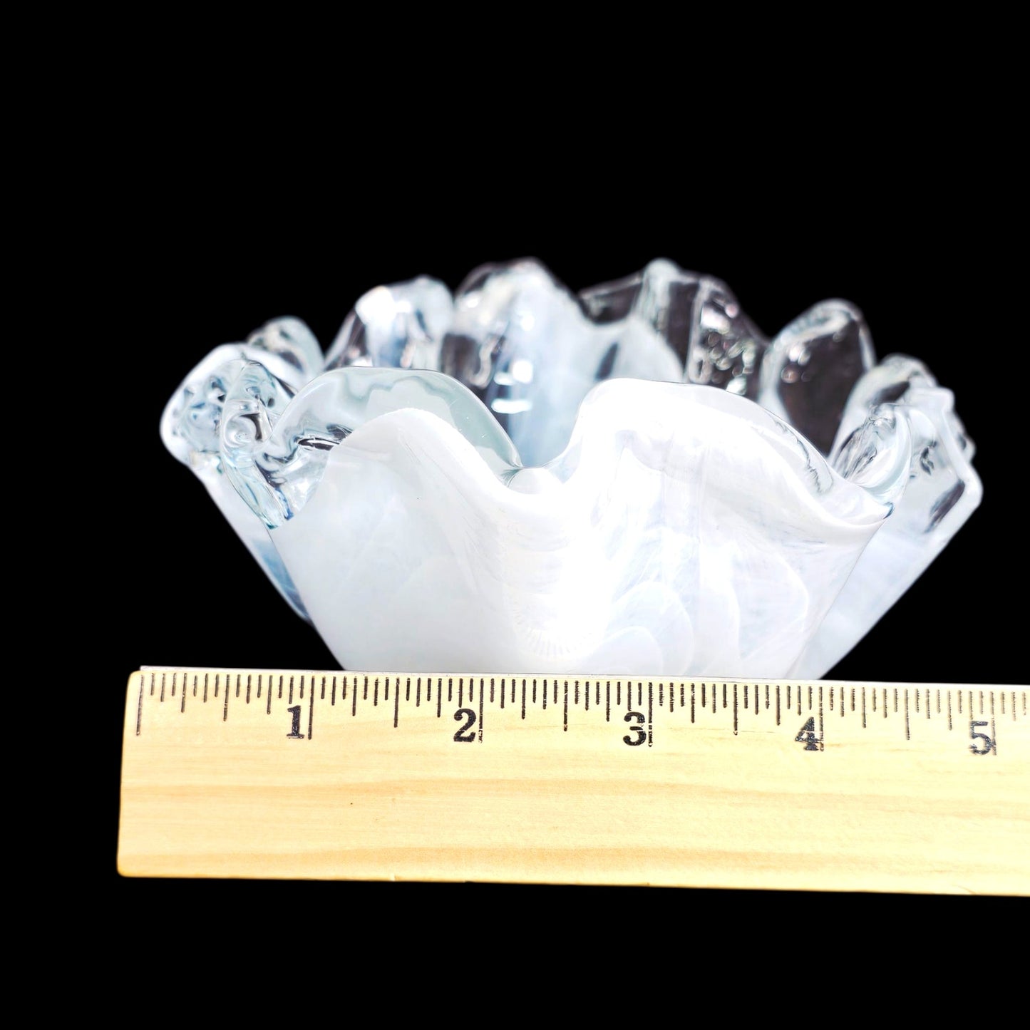 Art Glass Clam Shell Bowl White Clear Swirl Pattern Decorative Shell Glass Bowl