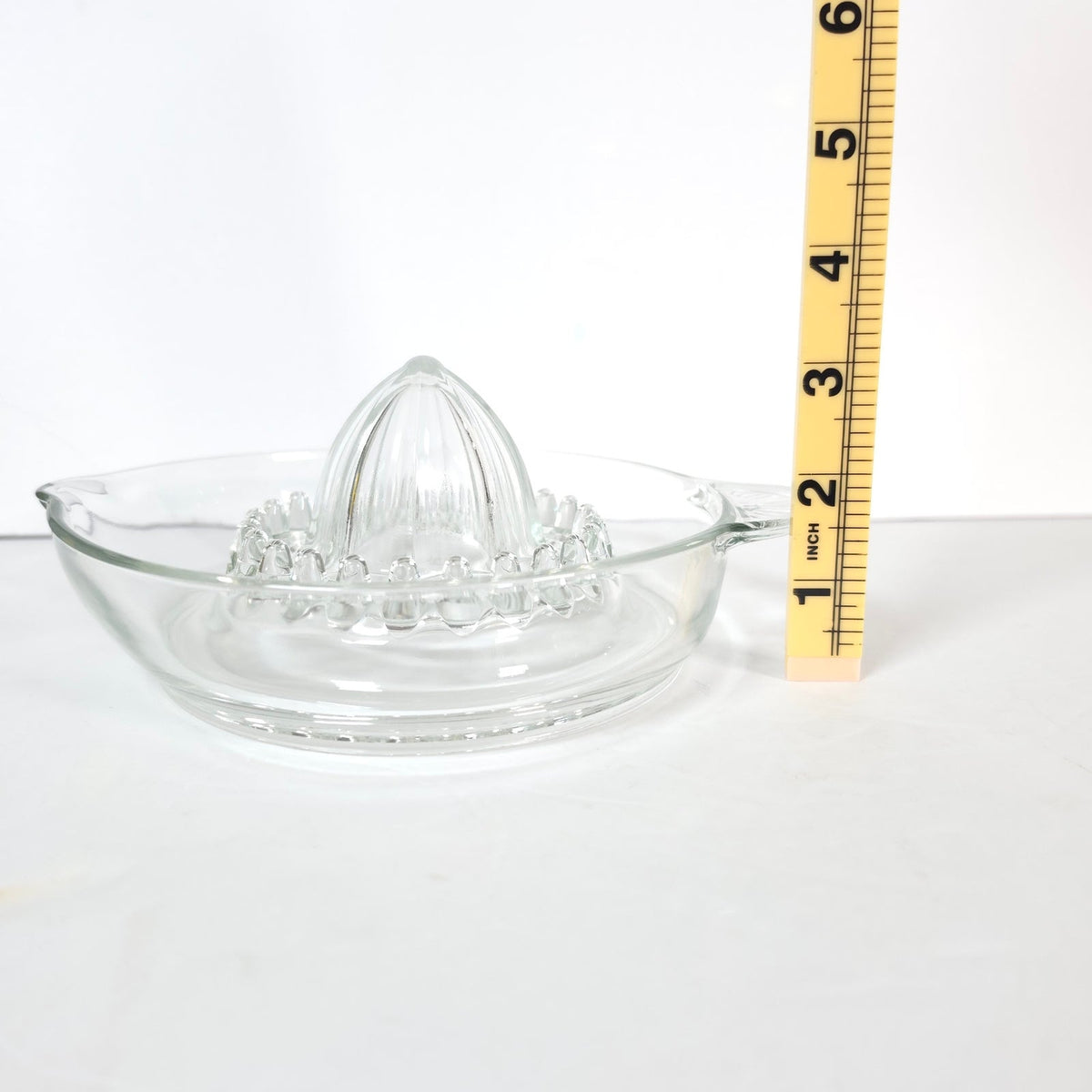Italian Clear Glass Citrus Juicer Reamer Lemon Orange Squeezer with Spout