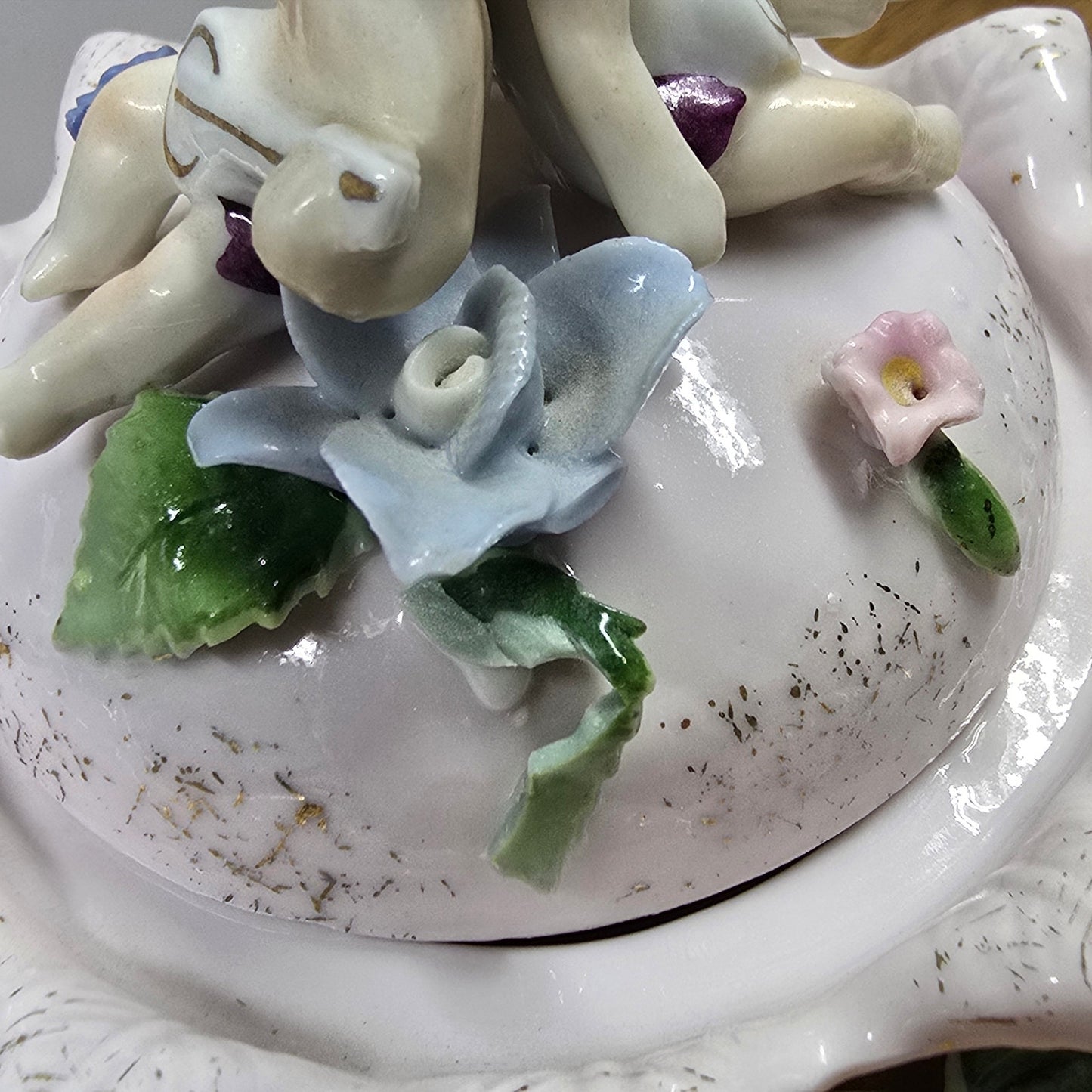 Vintage Capodimonte Style Porcelain Jar Cherub Lid Floral Applied Flowers Pink