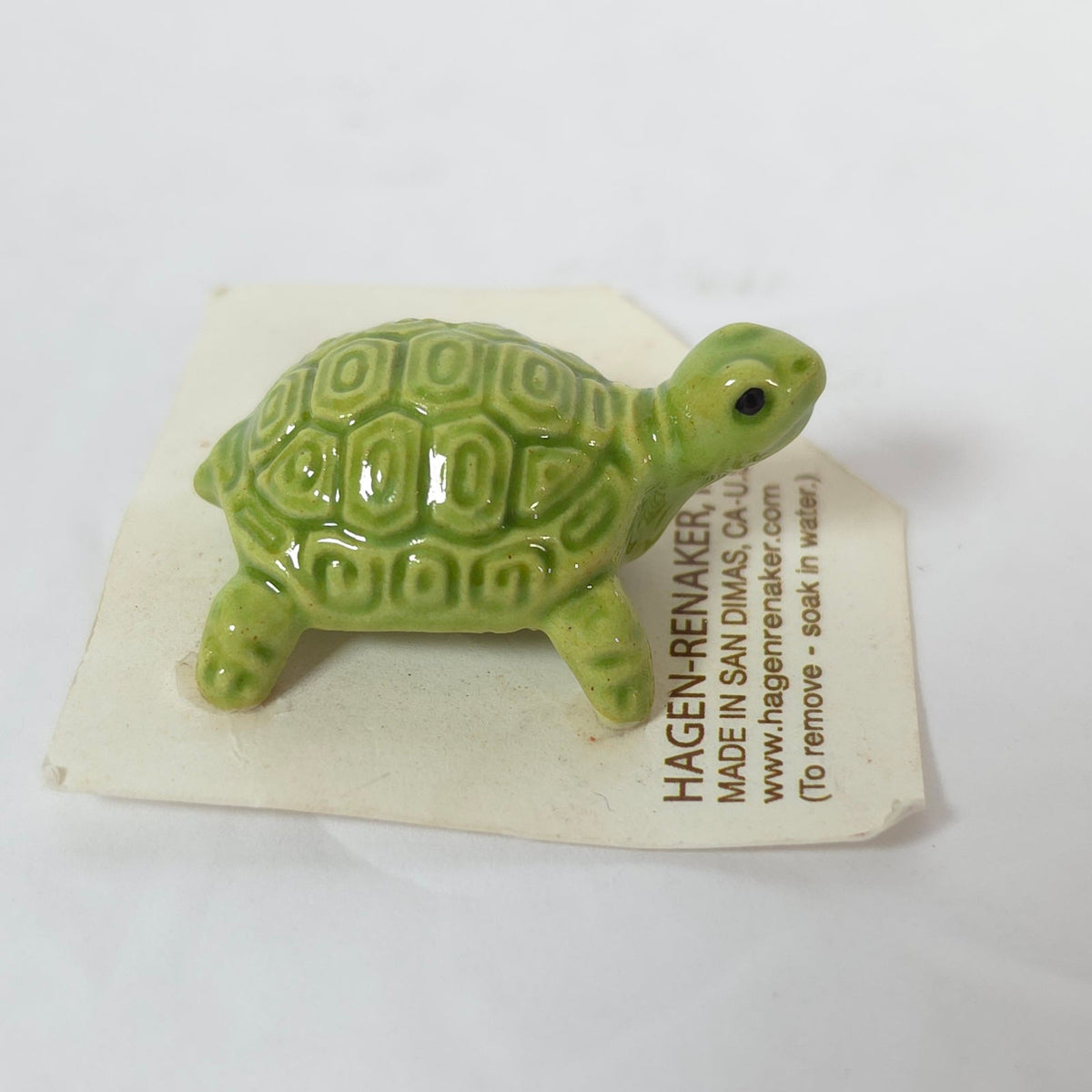 Hagen Renaker Green Turtle Miniature Ceramic Figurine on Original Card USA