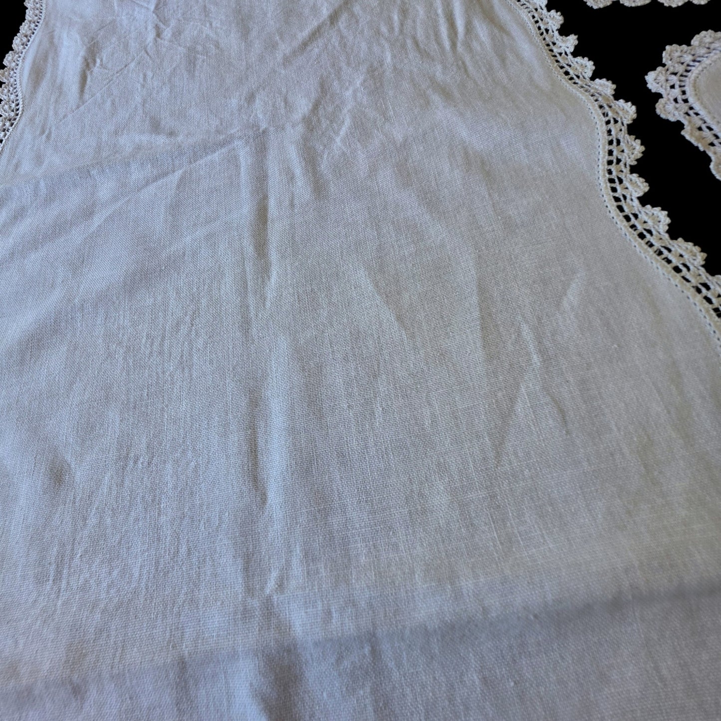 Vintage 3 Pc Crinoline Lady Dresser Scarf Set Linen Crochet Lace Bow Flower Bird