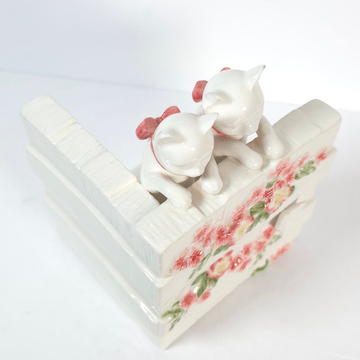 Punch Studio Ceramic Kitten Cat Bookend Pink Bows Floral Garden Wall READ