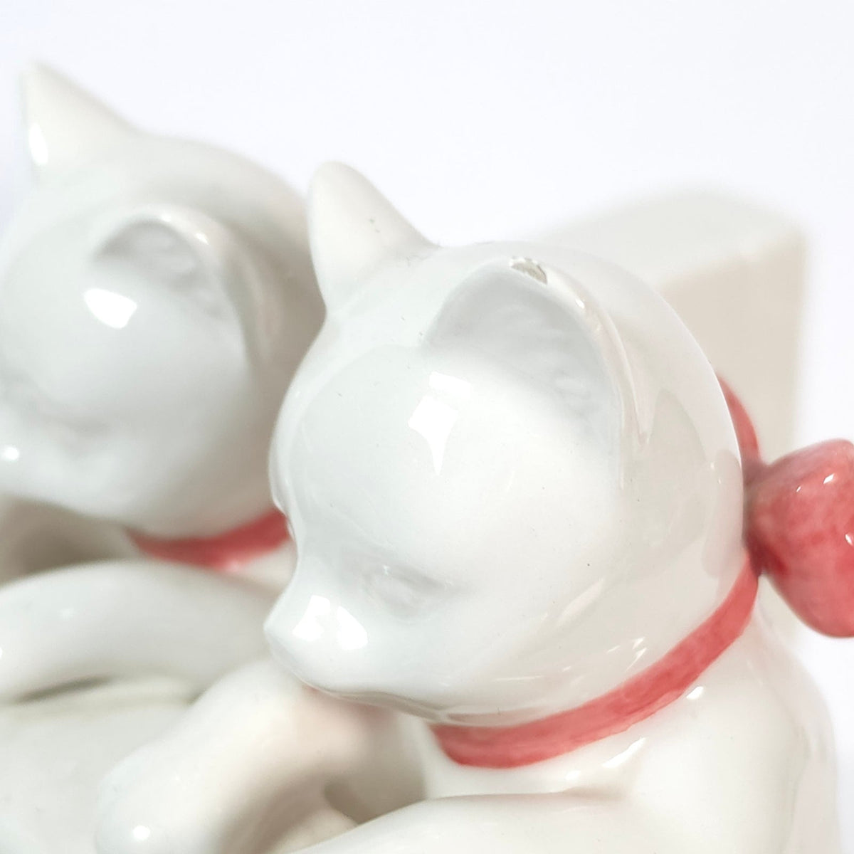 Punch Studio Ceramic Kitten Cat Bookend Pink Bows Floral Garden Wall READ