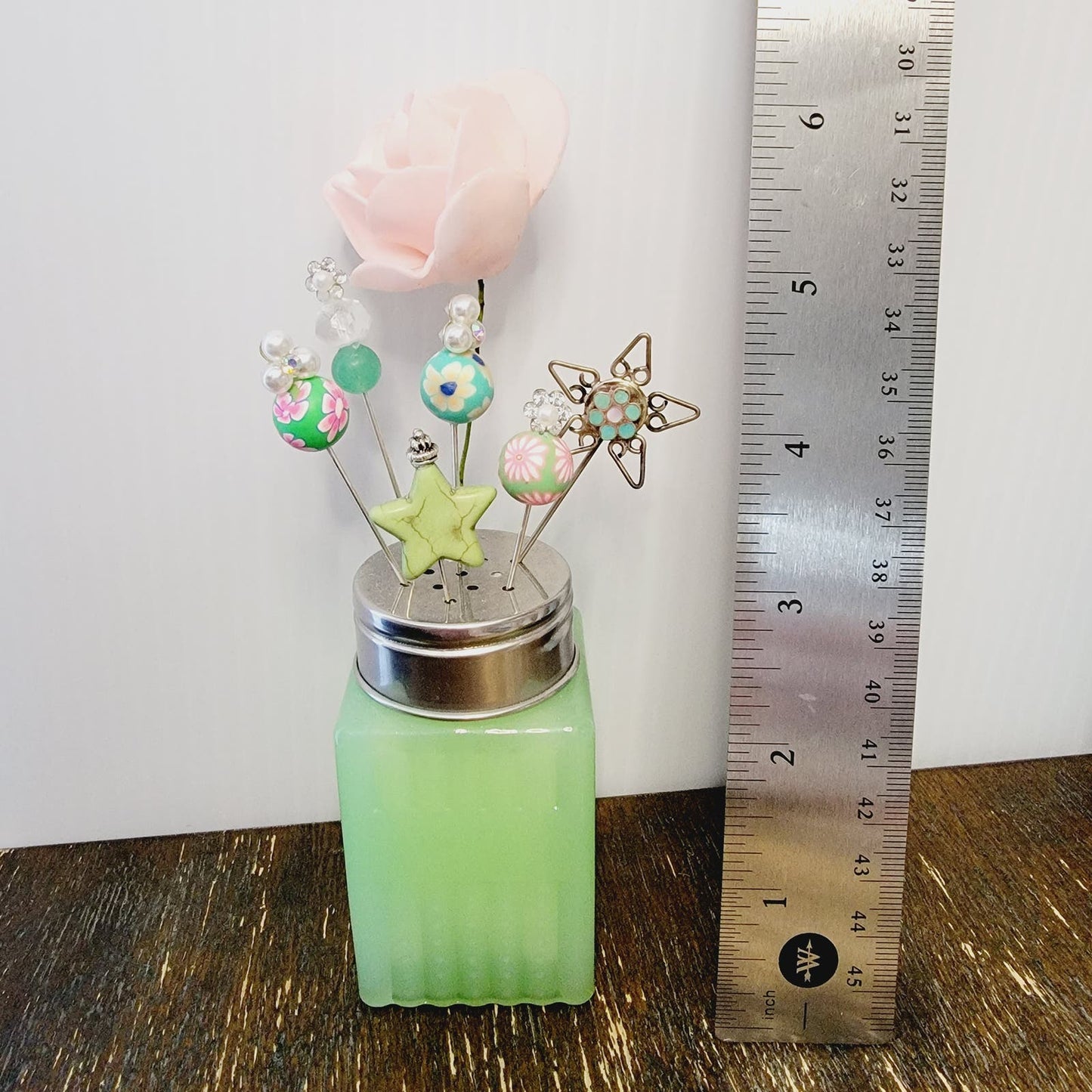 Vintage Green Jadeite Shaker Pin Holder Display with 7 Handmade Stick Pins Vtg Hatpin Holder, Vintage Salt Shaker Single