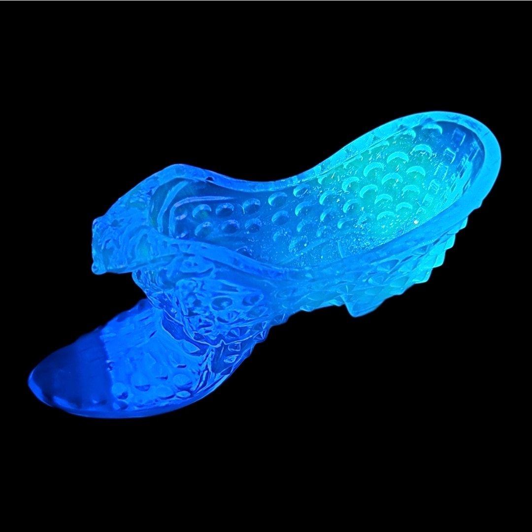 Vintage Fenton Cobalt Blue Hobnail Shoe Slipper Cat Panther Lightly Glowy