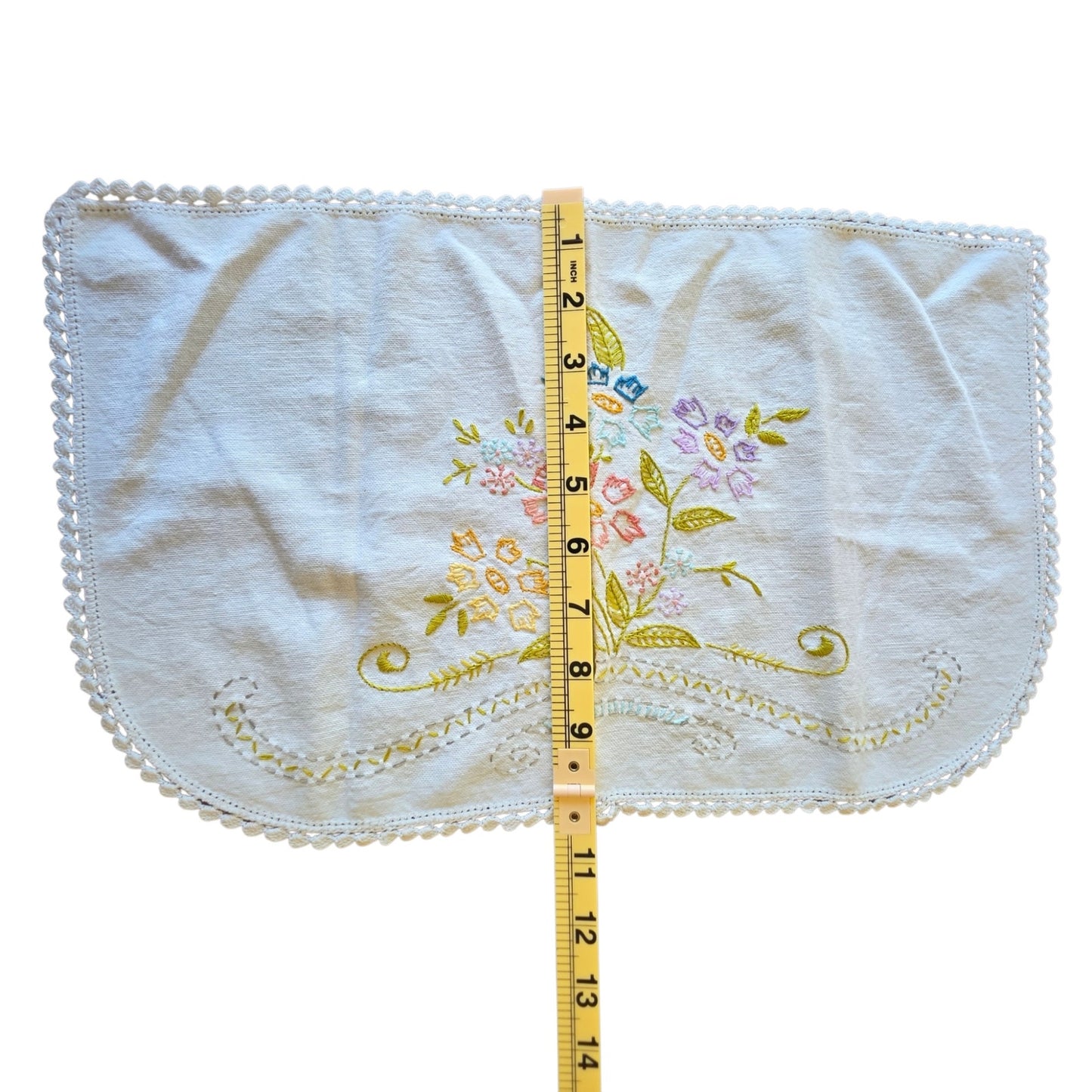 Vintage Embroidered Floral Scalloped Linen Placemat Dresser Scarf 17x10 Oblong