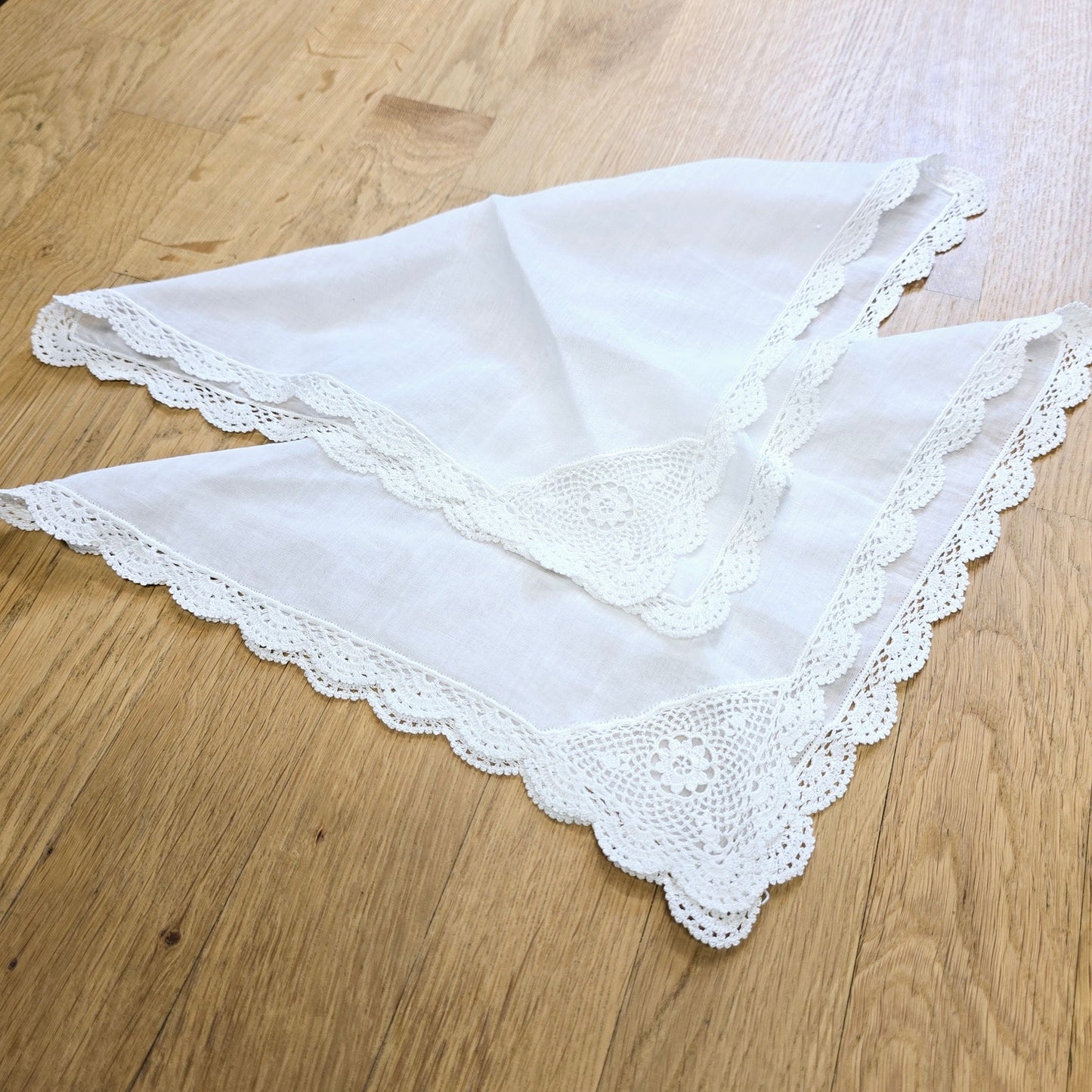 11" x 11" 2 White Lace Trim Hankies