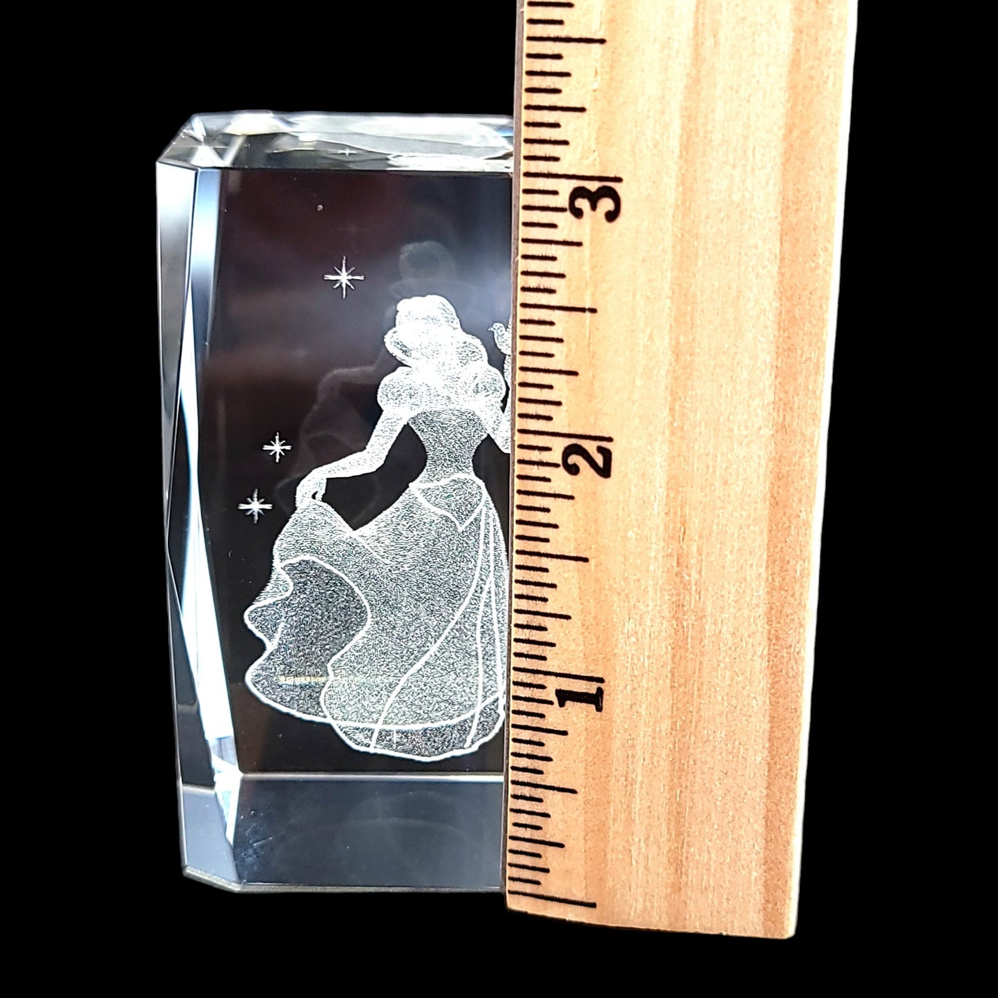 3D Laser Etched Snow White with Bird Crystal Paperweight in Box 3 x 2 x 2" Original Box