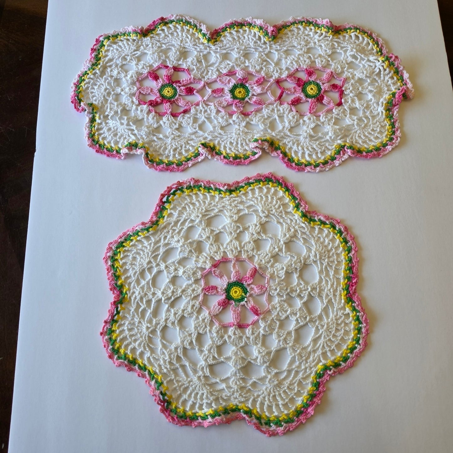 Vintage Crochet Floral Doily Set Oblong Dresser Scarf & Round Doily Handmade