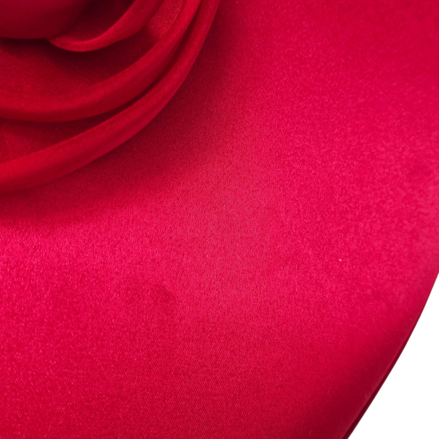 Godiva Red Satin Heart-Shaped Chocolated Gift Box with Satin Rose Valentines Day