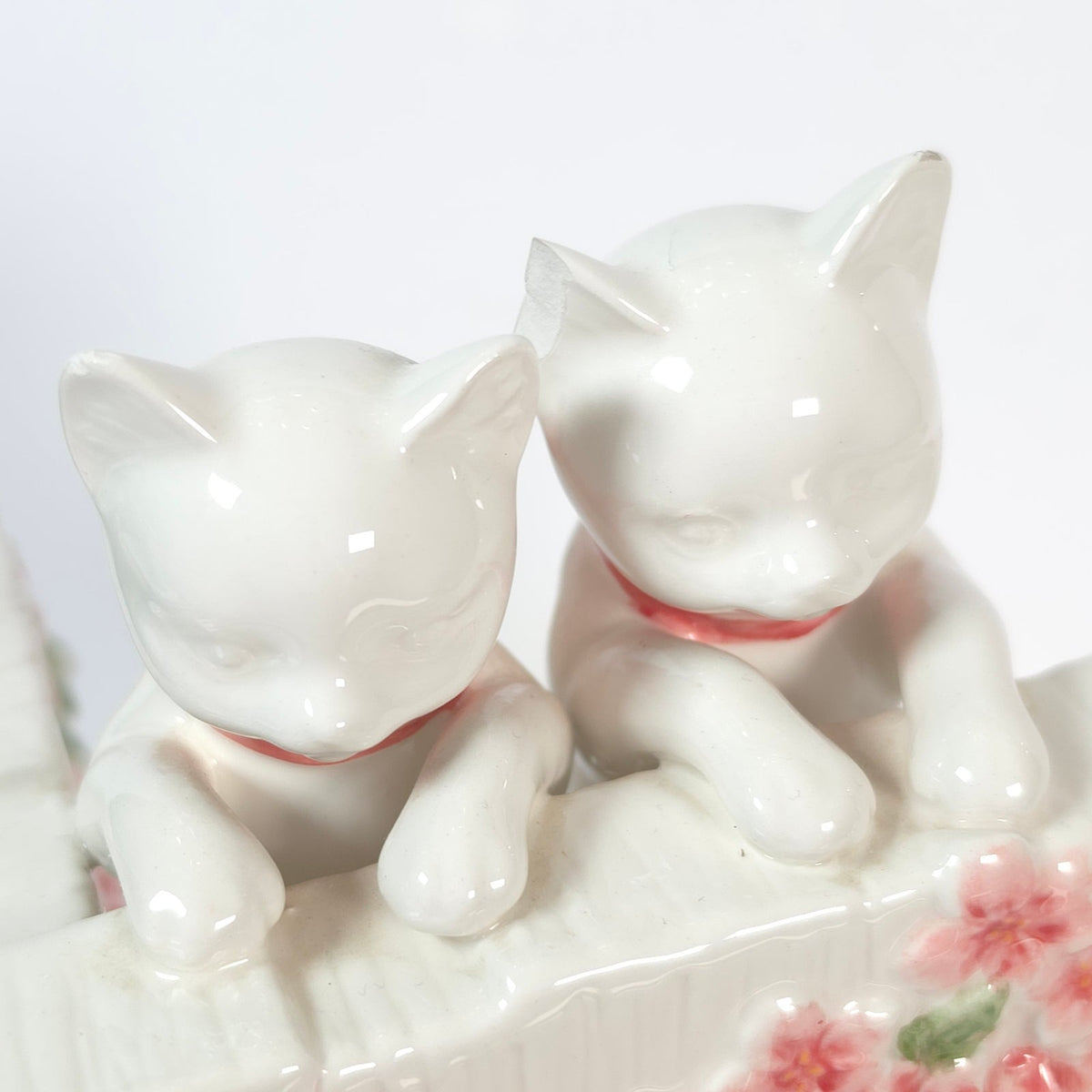 Punch Studio Ceramic Kitten Cat Bookend Pink Bows Floral Garden Wall READ