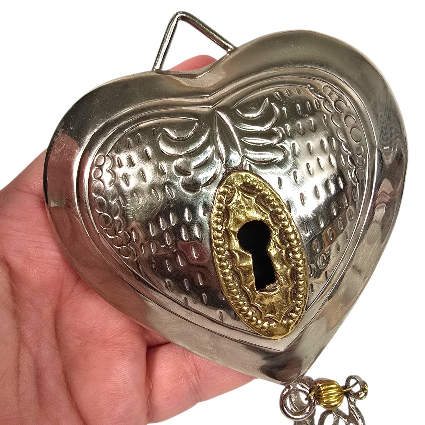 Vintage Metal Puffy Heart Hanging Decor Brass Keyhole & Hanging Skeleton Key