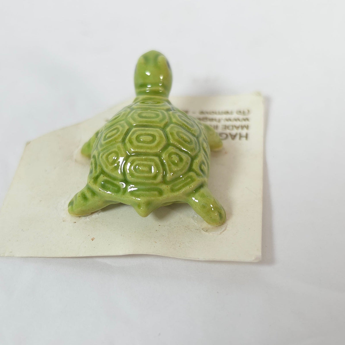 Hagen Renaker Green Turtle Miniature Ceramic Figurine on Original Card USA