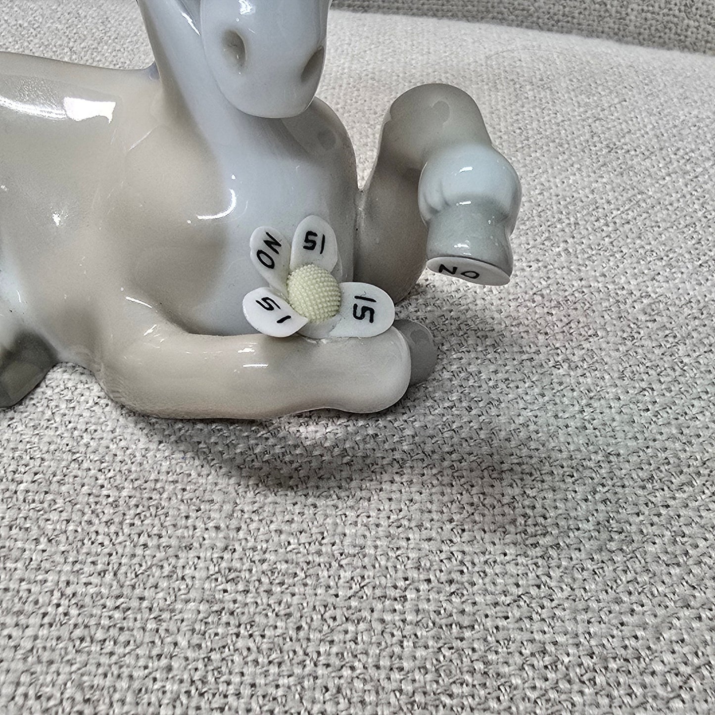 LLADRO Porcelaine DONKEY IN LOVE 4524 Figurine Glazed Daisy Flower SI o NO AS IS