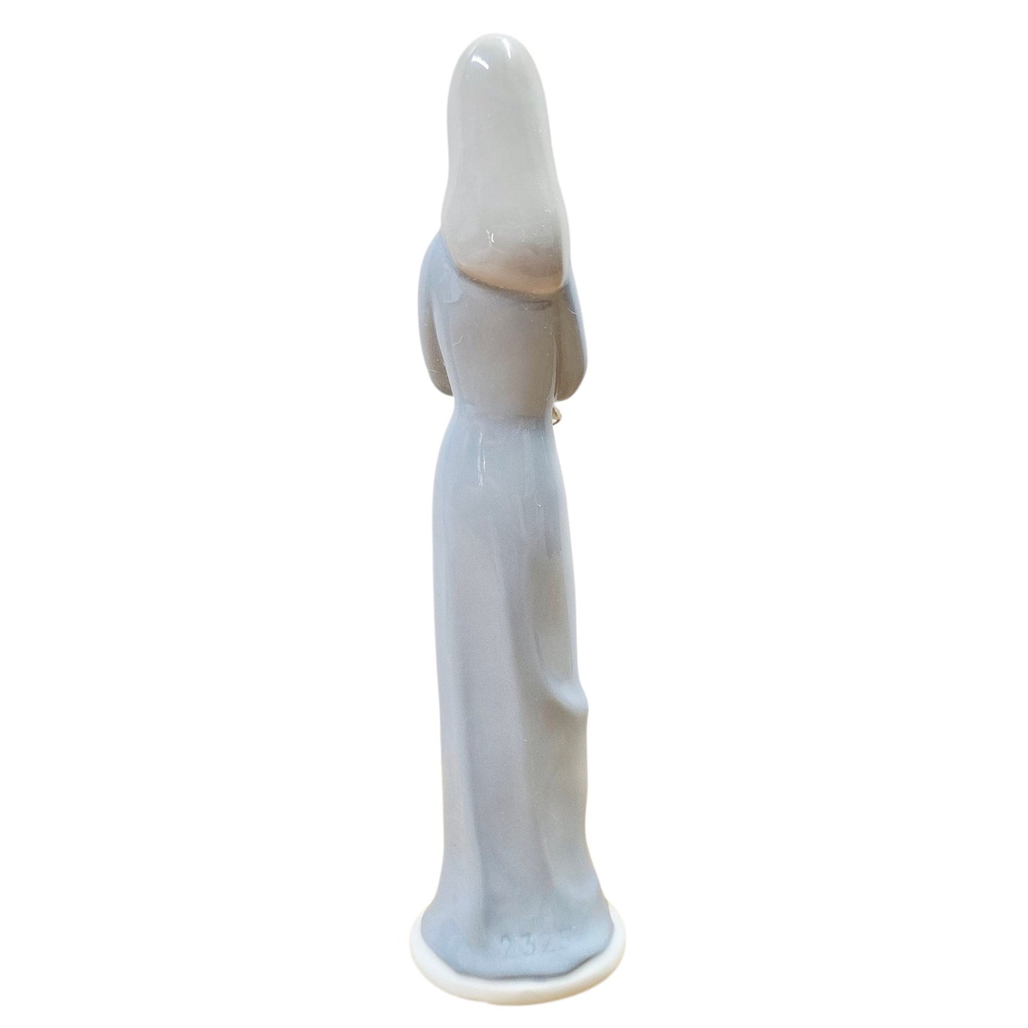 Lladro 6150 “Playing the Flute” Porcelain Figurine Woman Flute Spain 6.5"