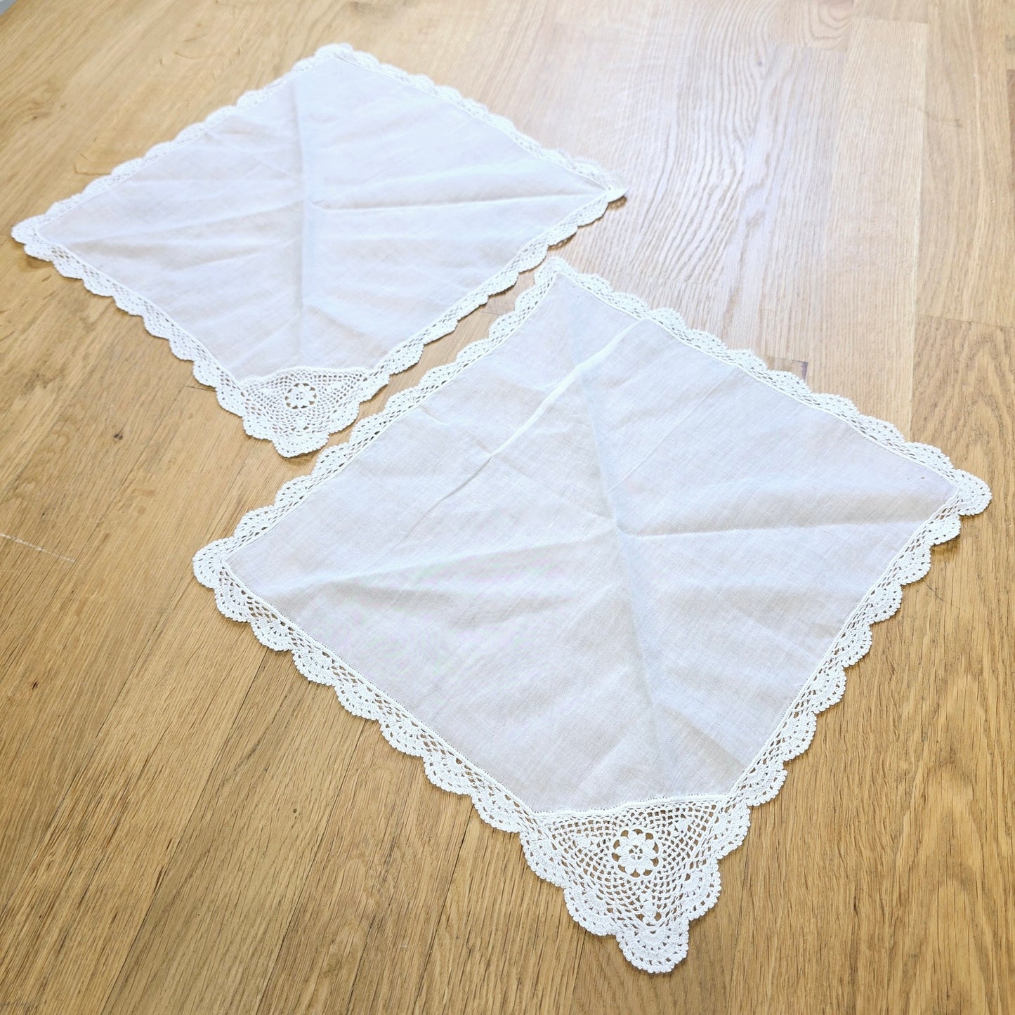 11" x 11" 2 White Lace Trim Hankies