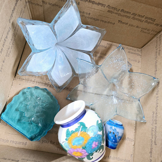 LARGE BLUE GLASS & FLOWERS LOT - LARGE FLAT RATE HEAVY BOX LOT