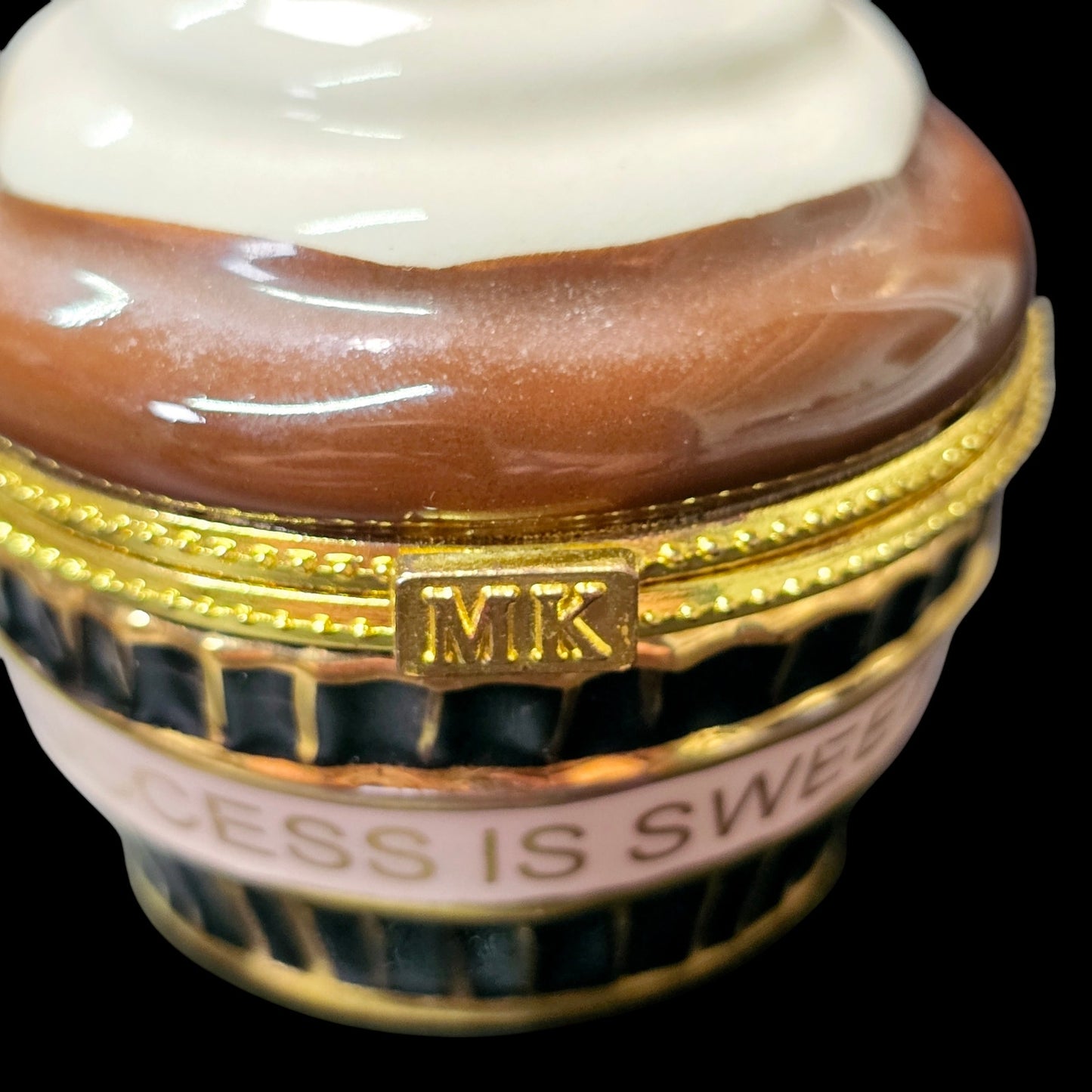 MARY KAY Ceramic "Success Is Sweet" Cupcake Trinket Box