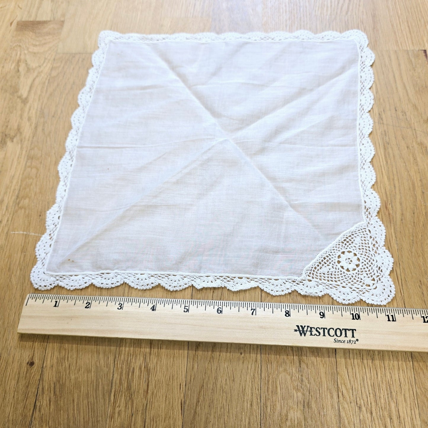 11" x 11" 2 White Lace Trim Hankies