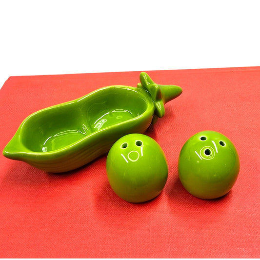 Pier 1 Peas in a Pod Ceramic Salt Pepper Shakers Set Small Cozy Kitchen RV