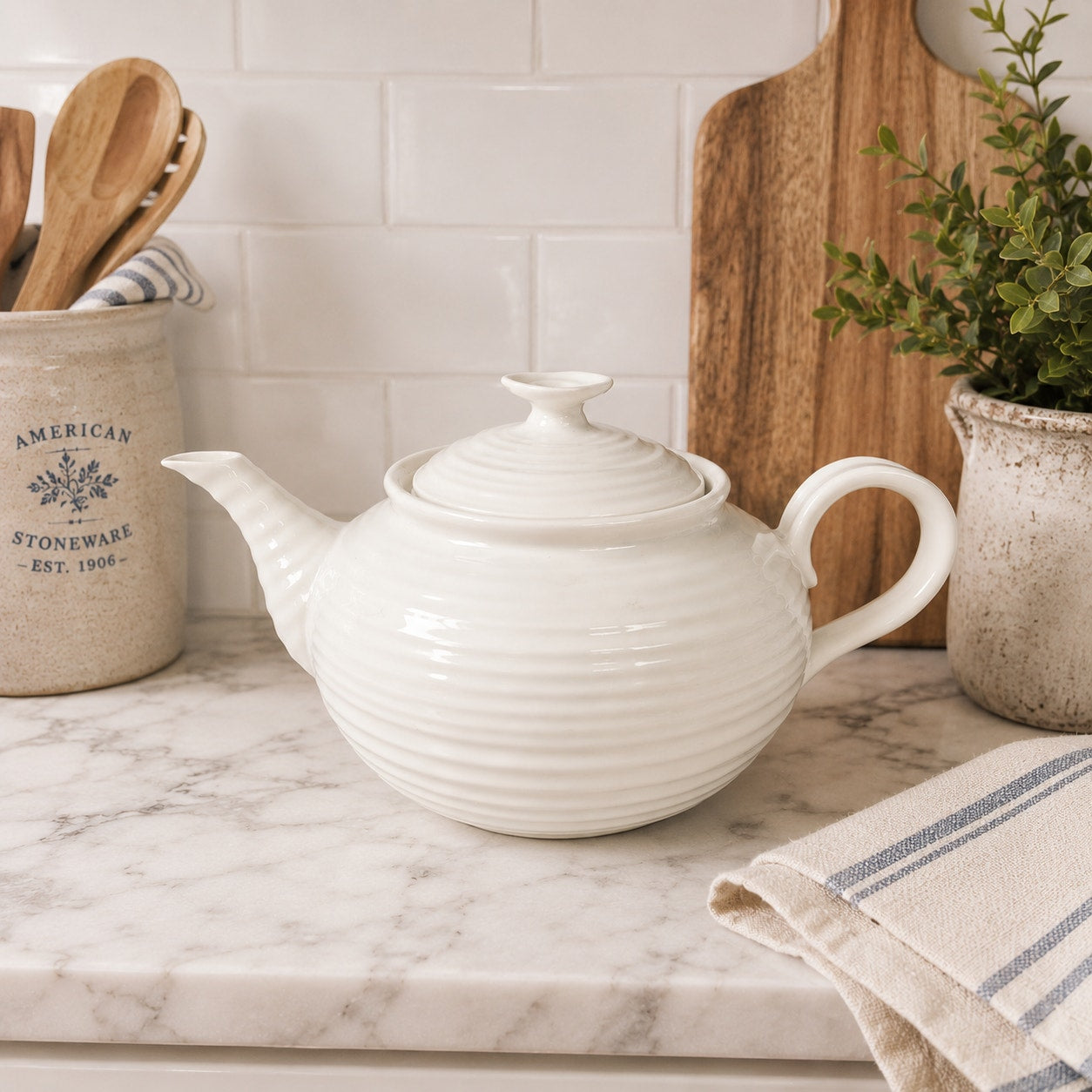 Portmeirion Sophie Conran White Teapot 2pt Rippled Ceramic Tea Pot READ