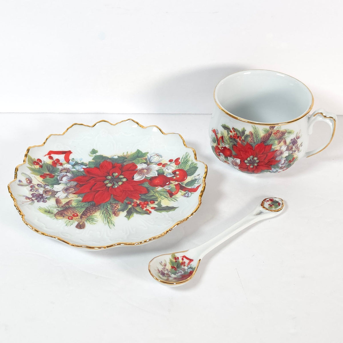 Lois White CreARTive Treasures Christmas Teacup Saucer Spoon Poinsettia
