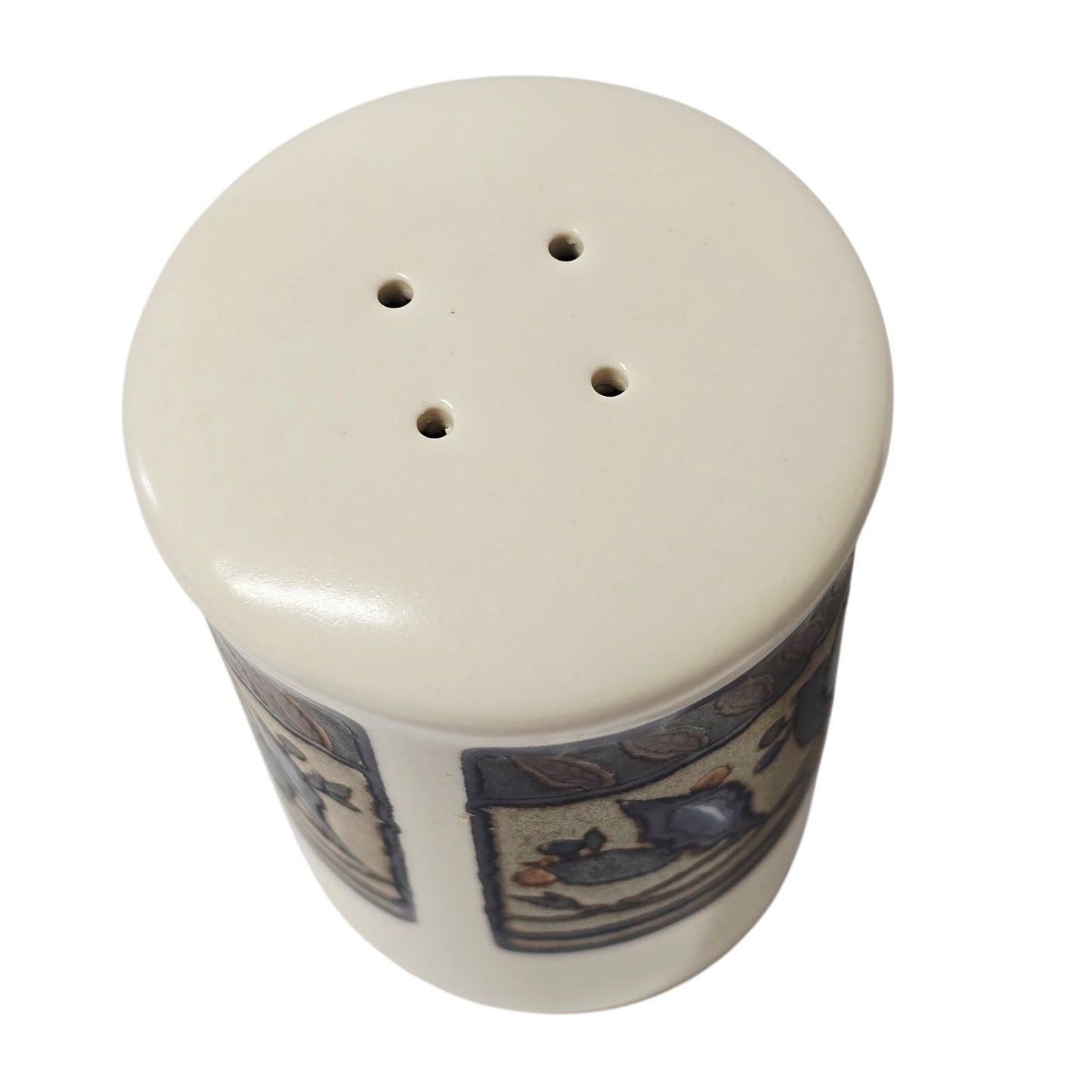 Mikasa Arabella Intaglio Salt and Pepper Shakers CAC01 - Malaysia Stoneware