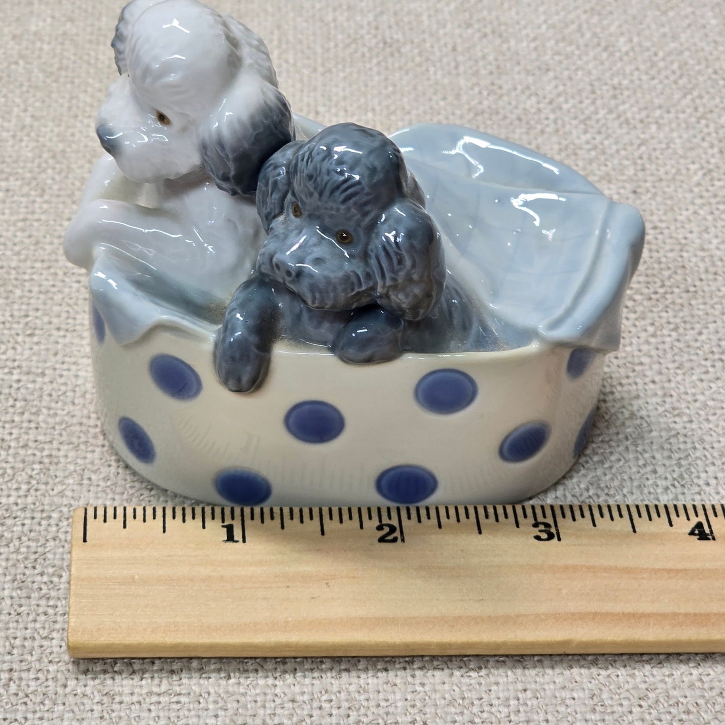 LLADRO NAO # 1082 Poodles Puppies In A Basket With Dots Retired