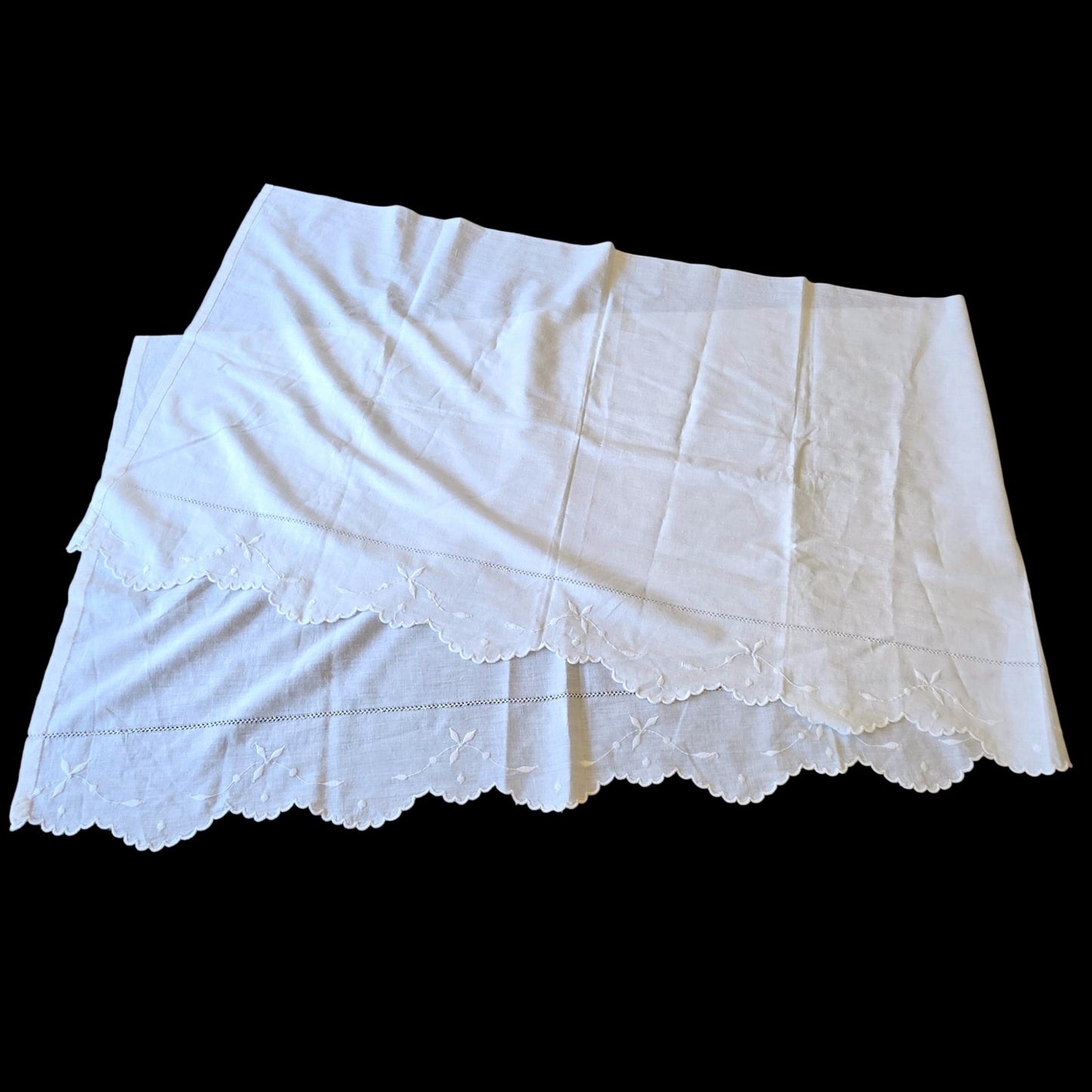 Vintage Linen Table Runner Cutwork Floral White Long Dresser Scarf 75x22
