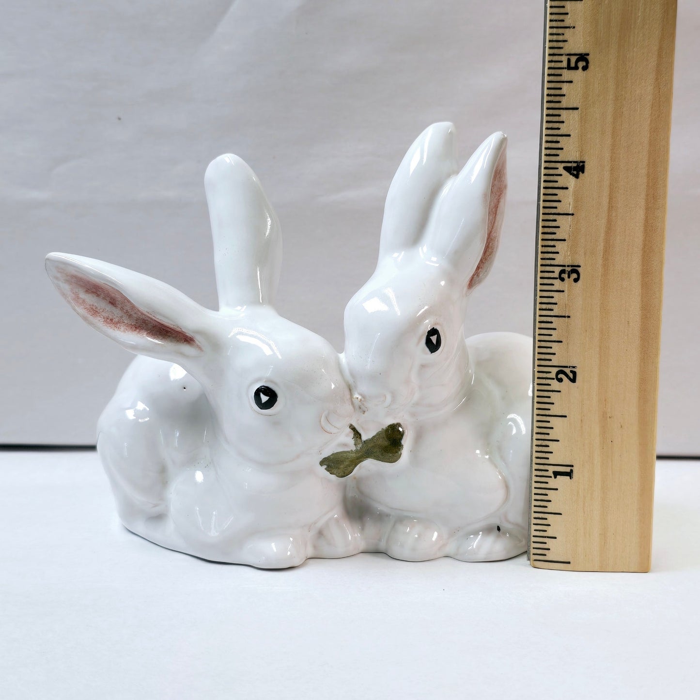 Vintage Peasant Village Italian Majolica Double Bunny Rabbit Figurine Read