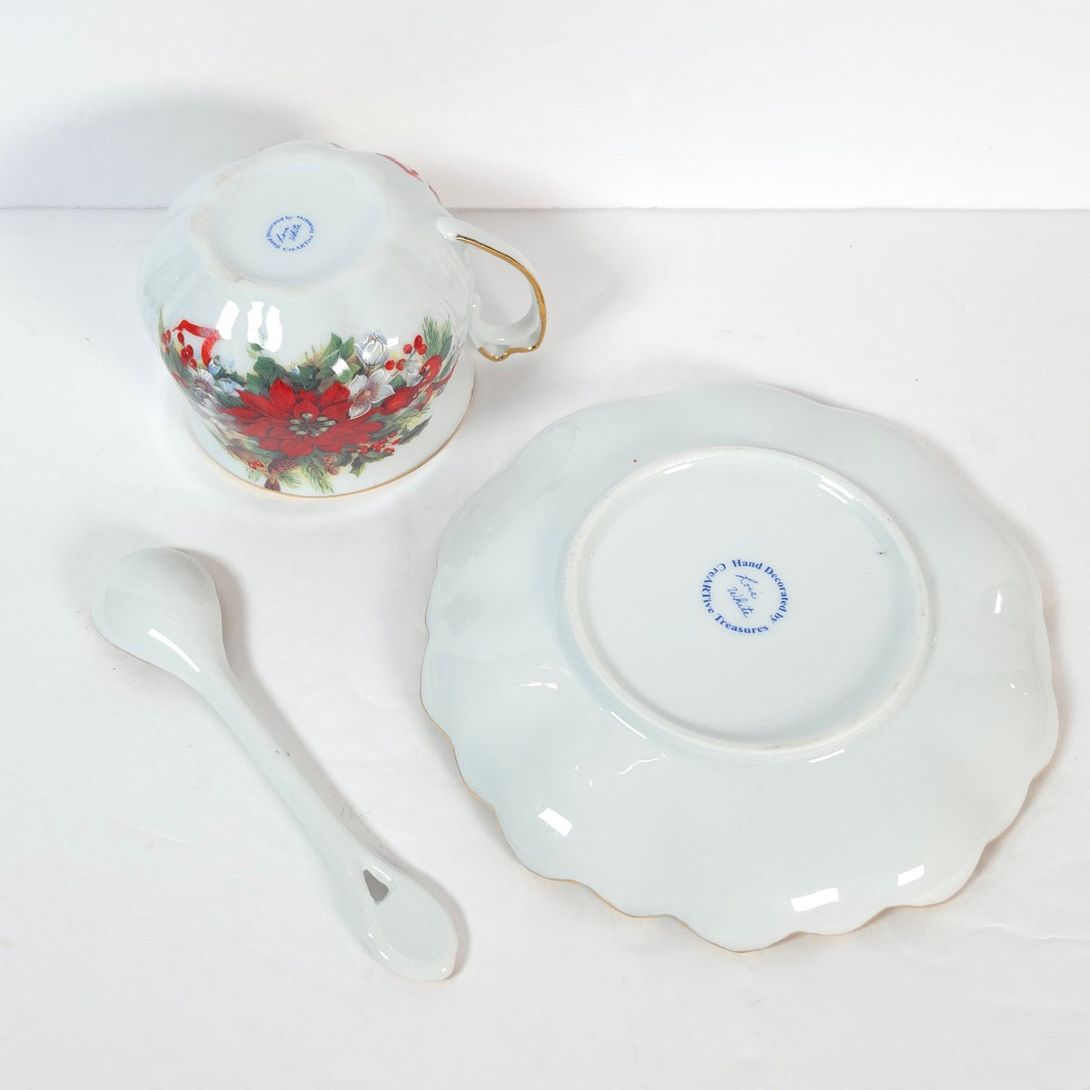 Lois White CreARTive Treasures Christmas Teacup Saucer Spoon Poinsettia