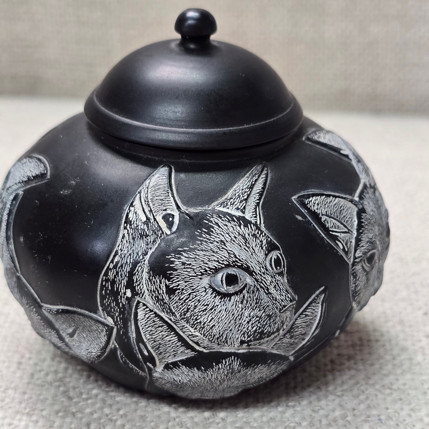 Harmony Kingdom Jardinia ROYAL FAMILY Inscribed Cats Cachepot Trinket Box