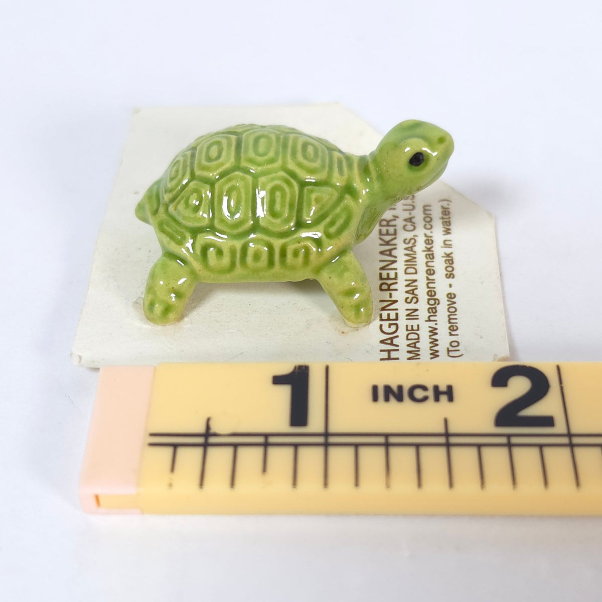 Hagen Renaker Green Turtle Miniature Ceramic Figurine on Original Card USA