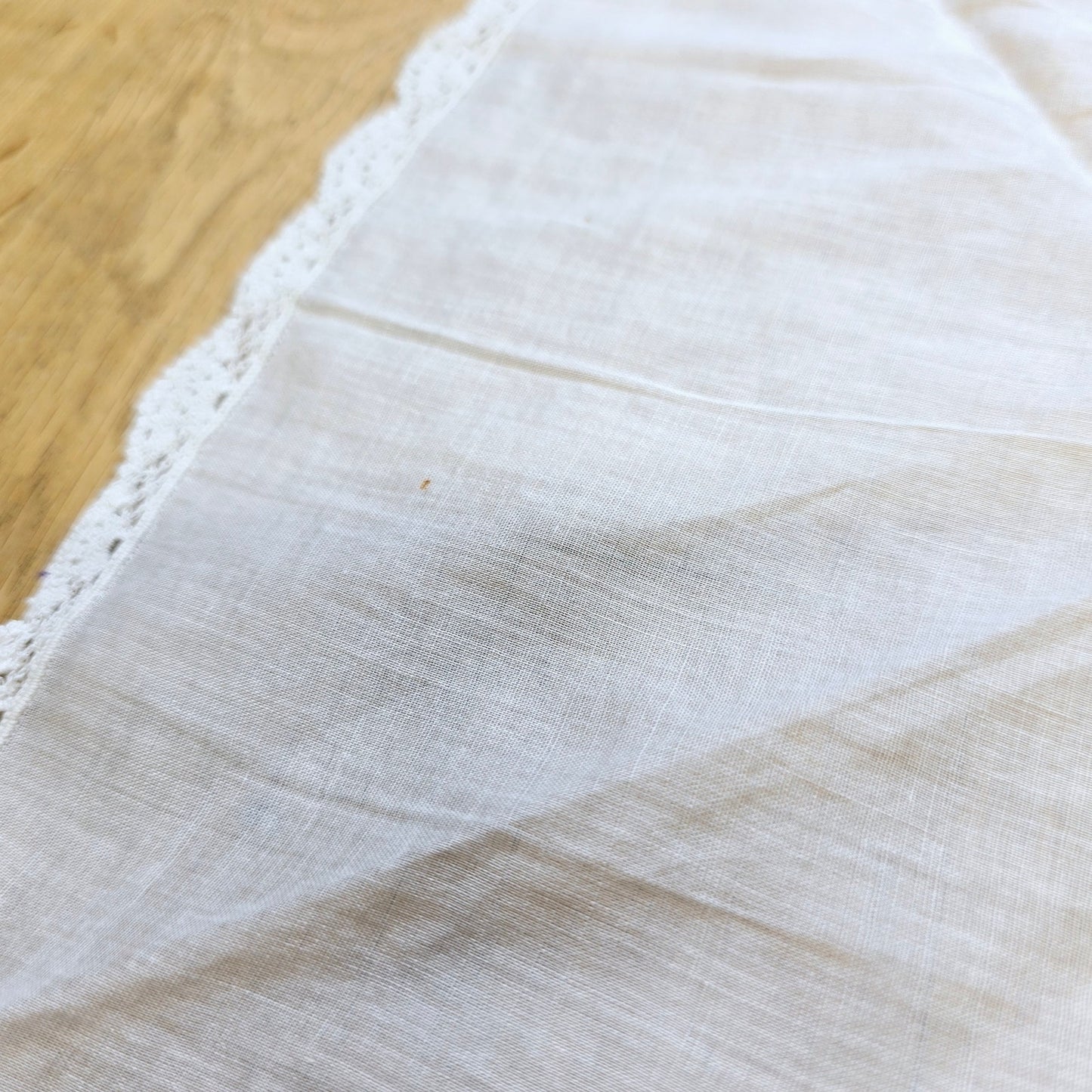 11" x 11" 2 White Lace Trim Hankies