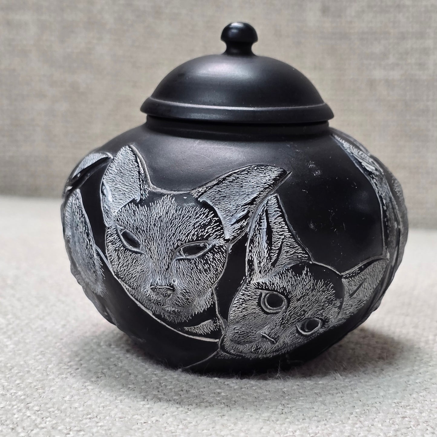 Harmony Kingdom Jardinia ROYAL FAMILY Inscribed Cats Cachepot Trinket Box