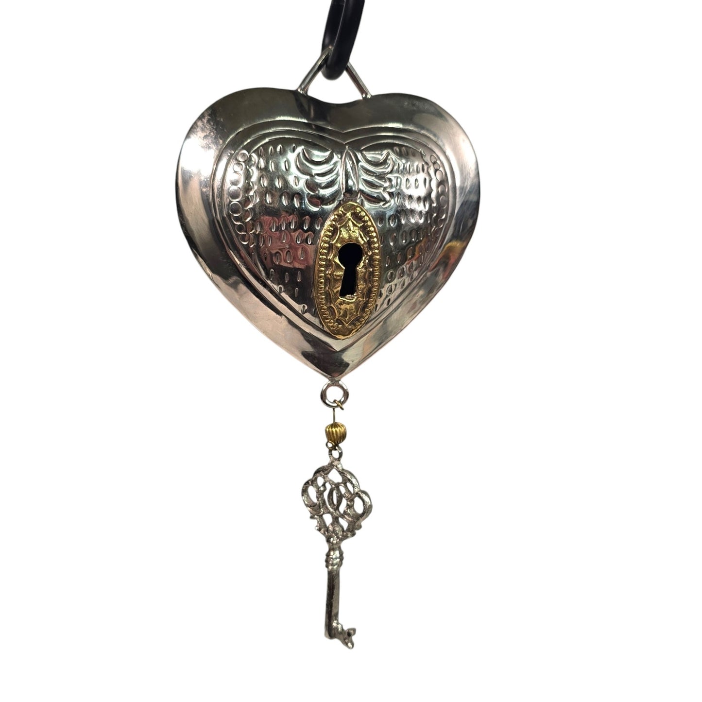 Vintage Metal Puffy Heart Hanging Decor Brass Keyhole & Hanging Skeleton Key