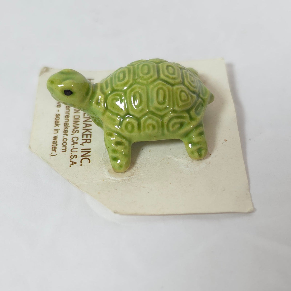 Hagen Renaker Green Turtle Miniature Ceramic Figurine on Original Card USA