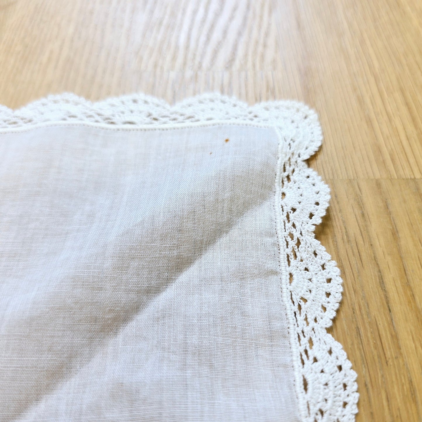 11" x 11" 2 White Lace Trim Hankies