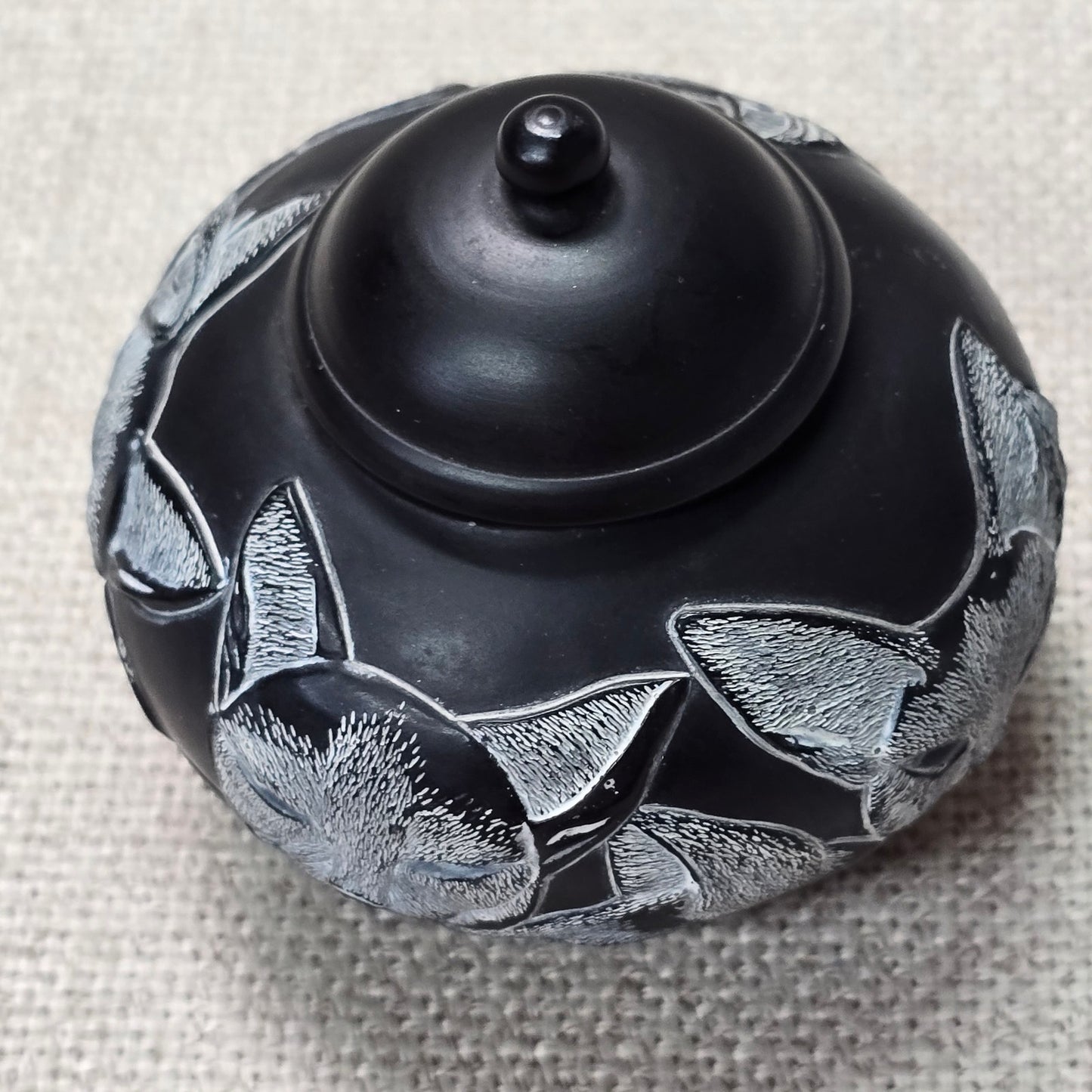 Harmony Kingdom Jardinia ROYAL FAMILY Inscribed Cats Cachepot Trinket Box